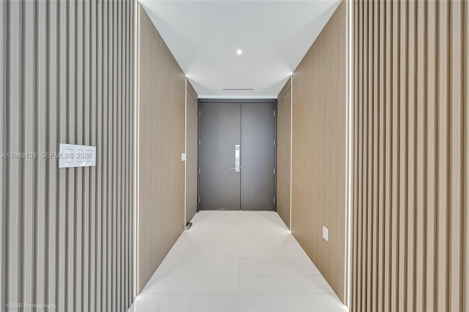 300 Biscayne Boulevard Way #2307W, Miami FL 33131