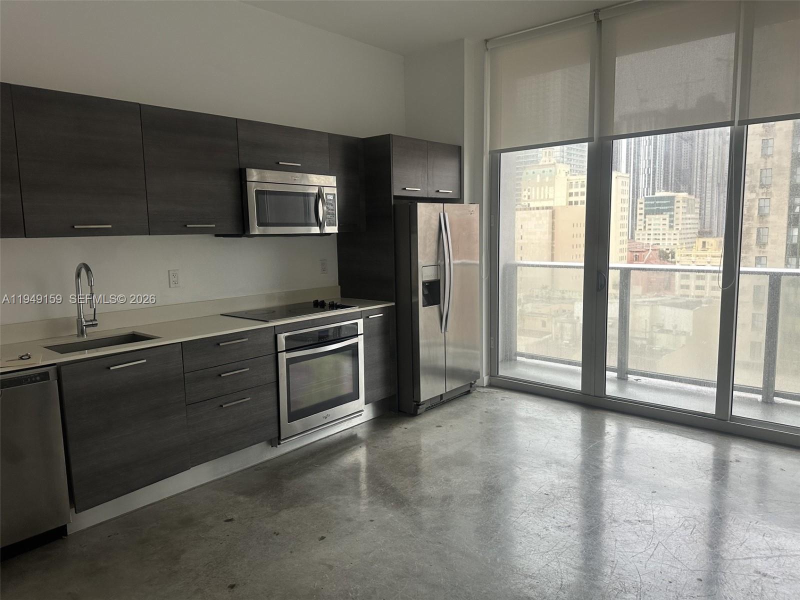151 SE 1st St #1006, Miami FL 33131