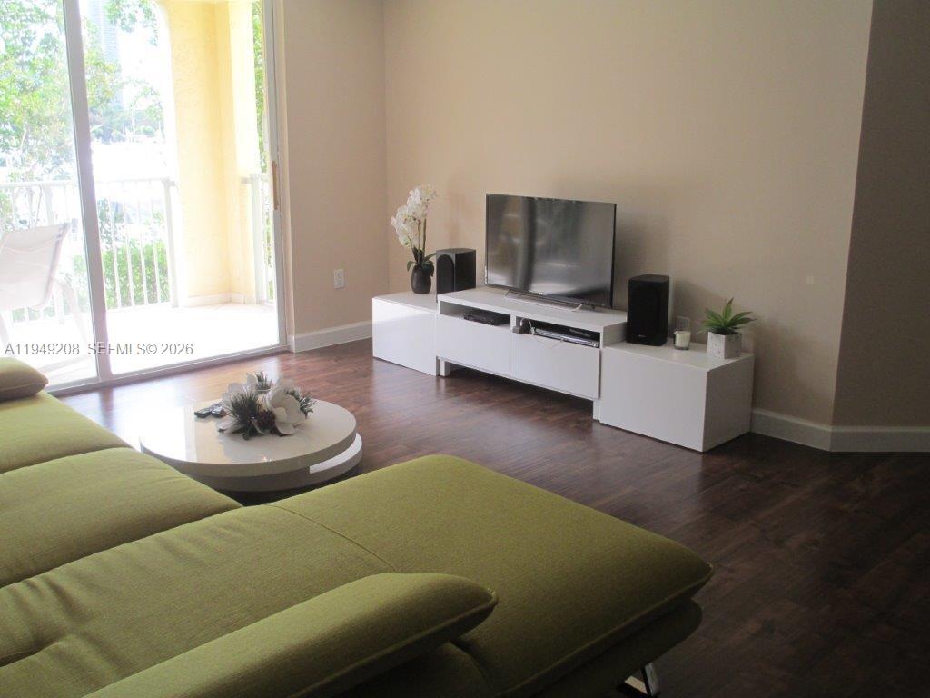 19901 E Country Club Dr #2202, Aventura FL 33180