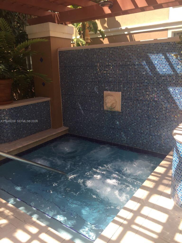 19901 E Country Club Dr #2202, Aventura FL 33180