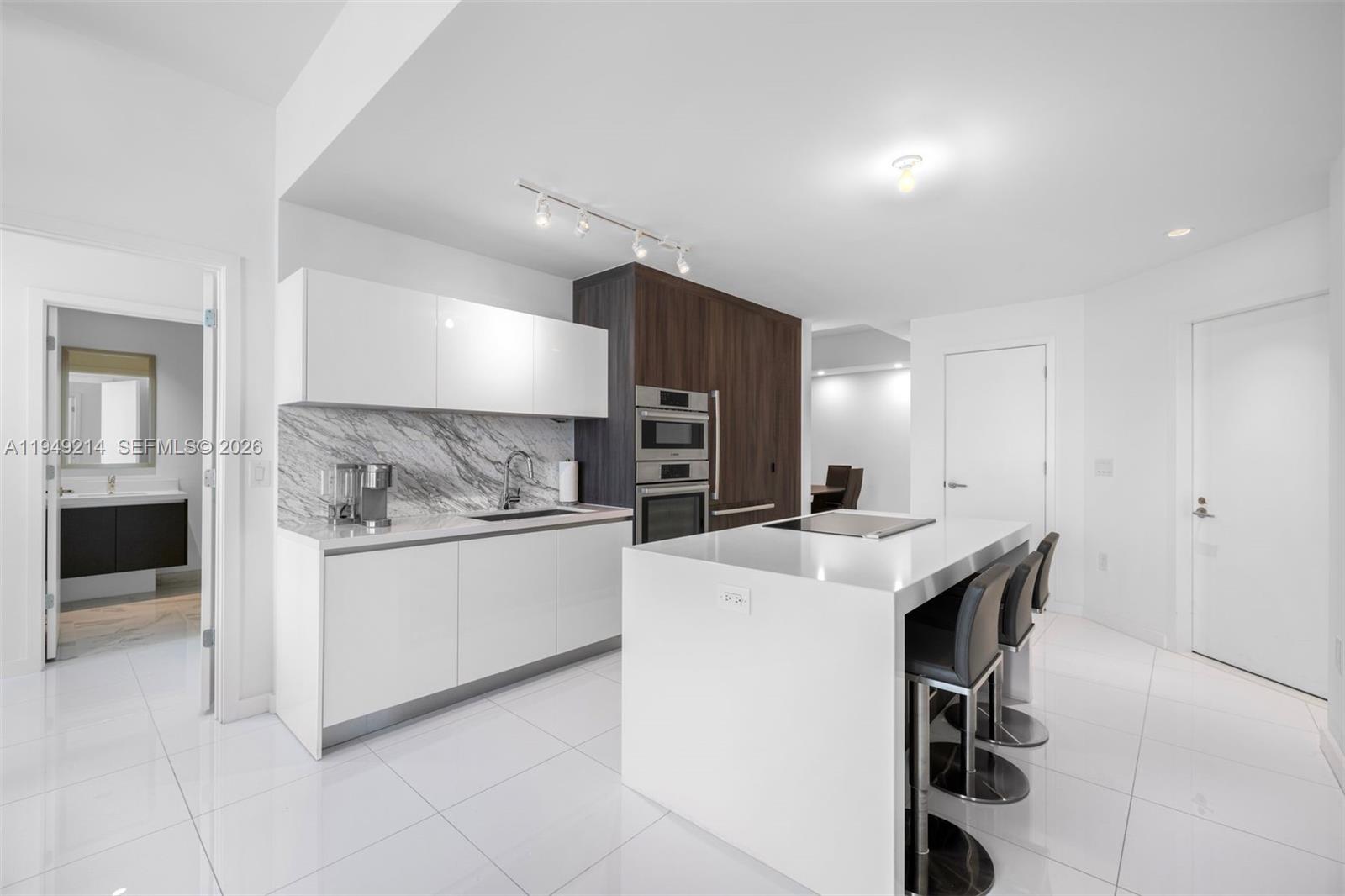 851 NE 1st Ave #1008, Miami FL 33132