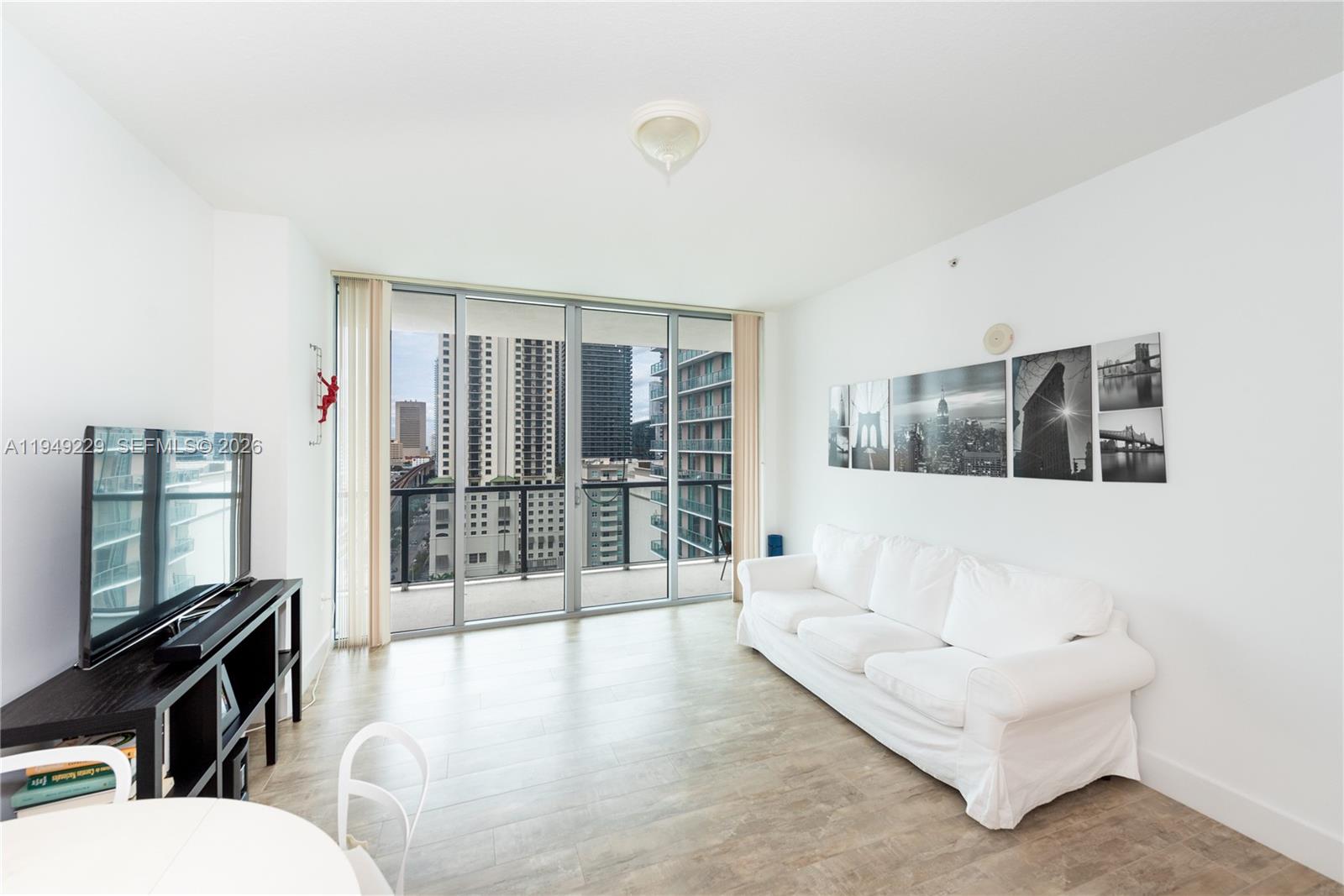 79 SW 12th St #1911-S, Miami FL 33130