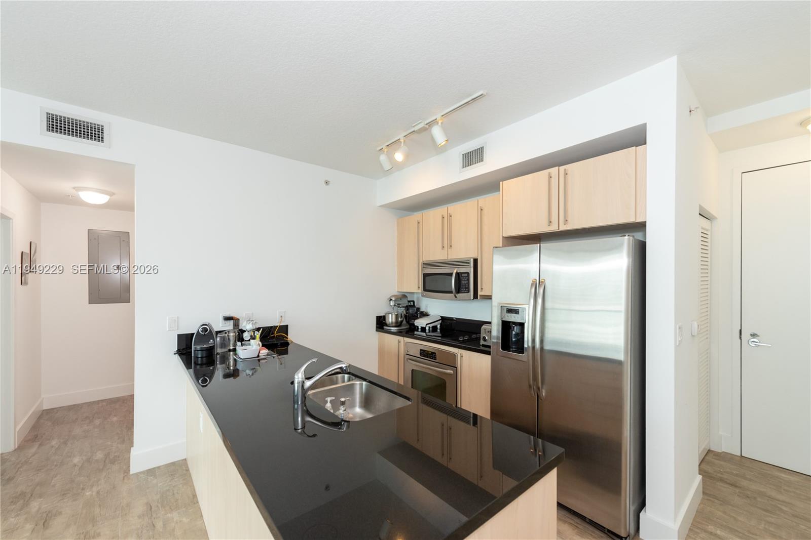 79 SW 12th St #1911-S, Miami FL 33130