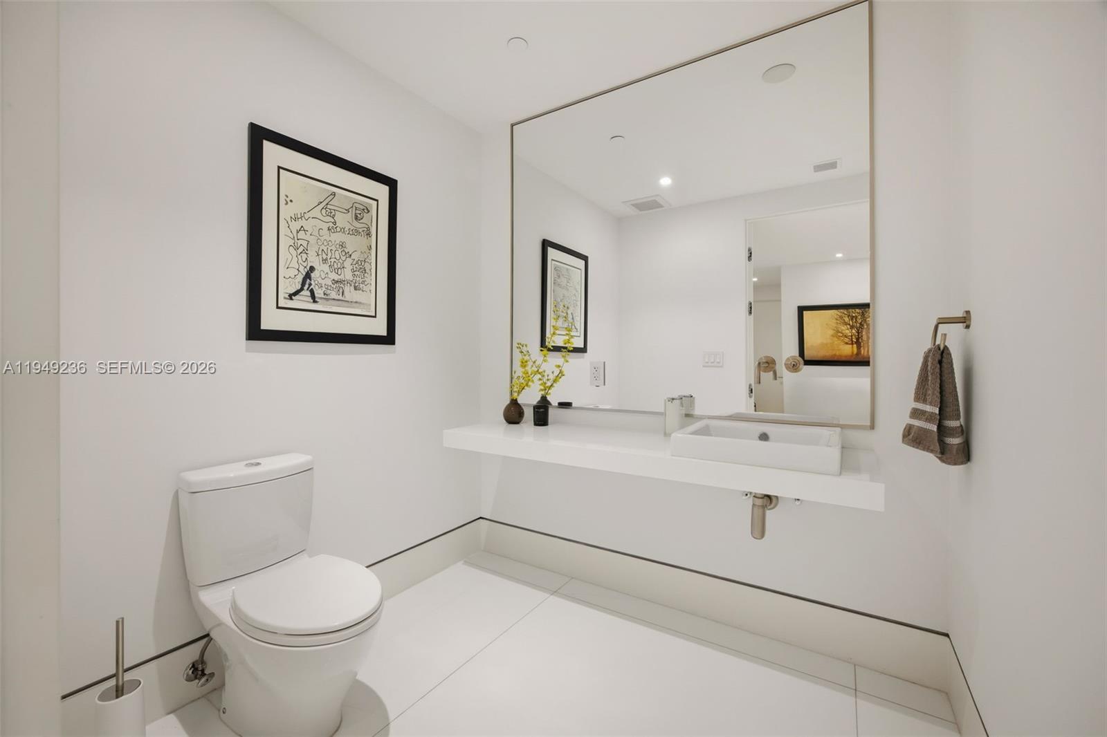 3535 Hiawatha Ave #305, Coconut Grove FL 33133