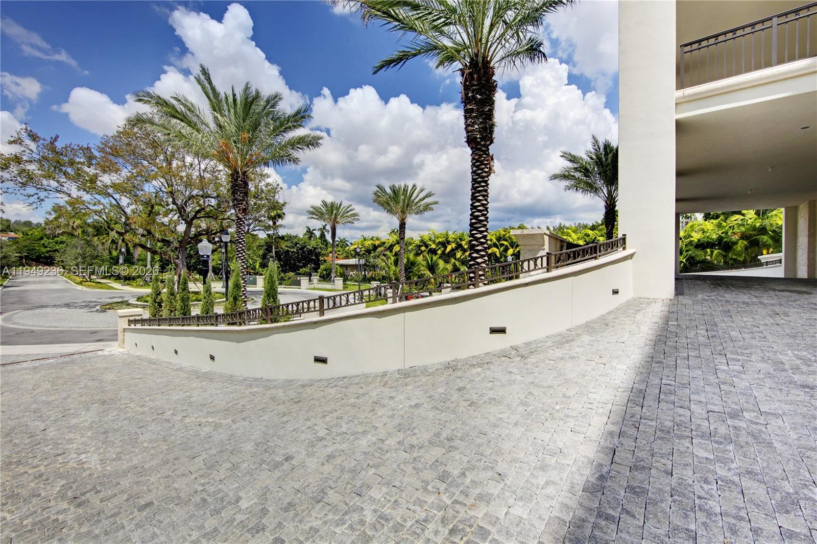 3535 Hiawatha Ave #305, Coconut Grove FL 33133