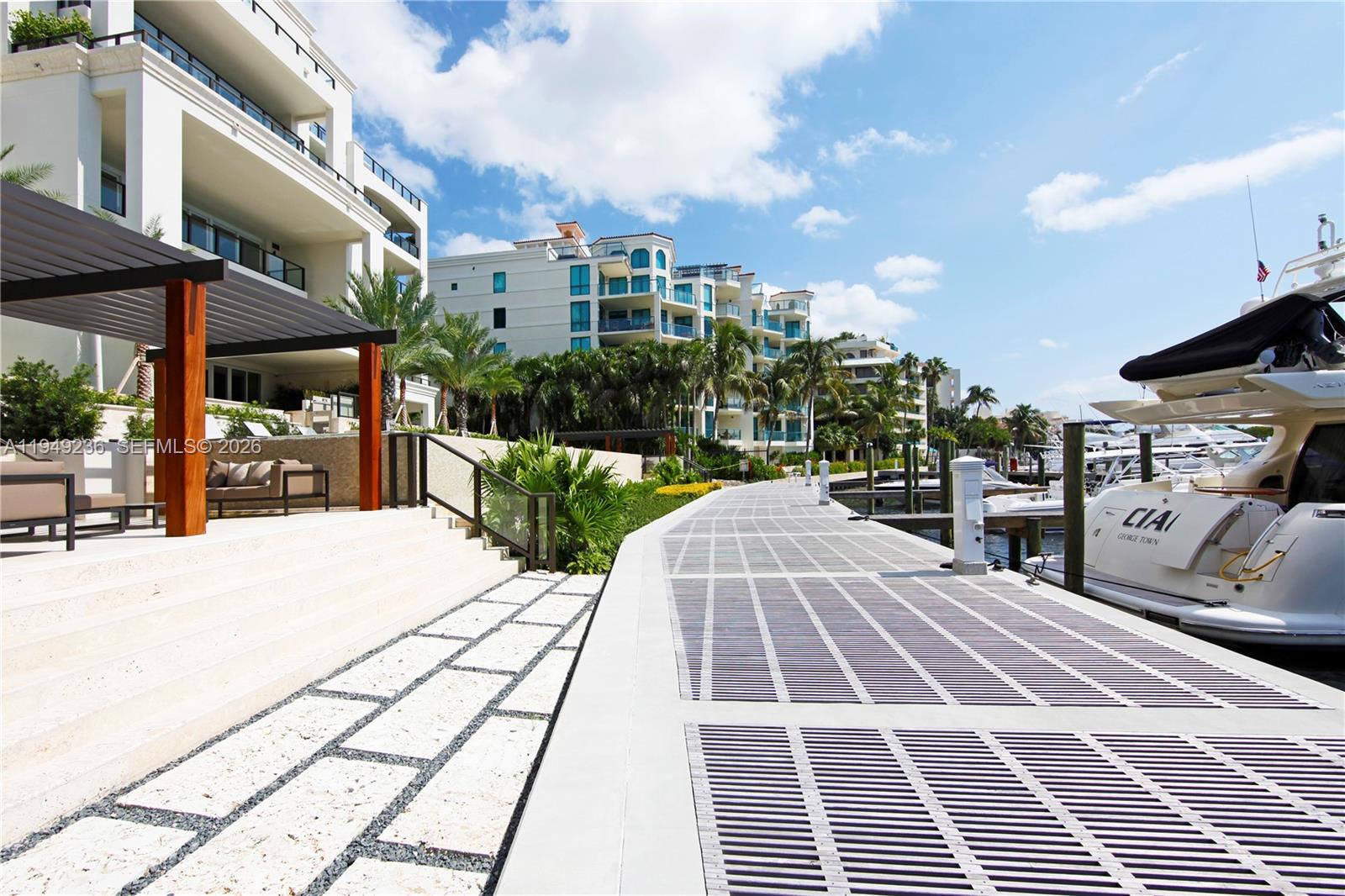 3535 Hiawatha Ave #305, Coconut Grove FL 33133