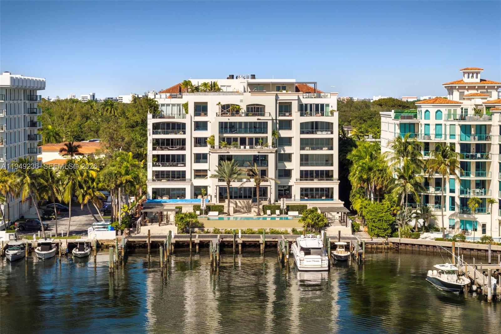3535 Hiawatha Ave #305, Coconut Grove FL 33133