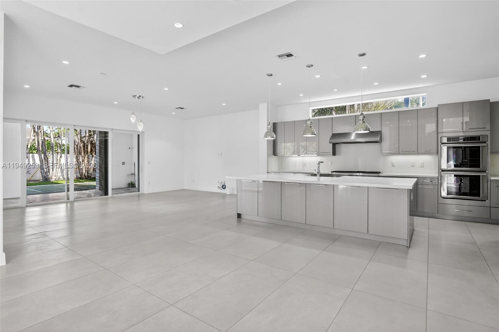 201 NE 6th St, Boca Raton FL 33432