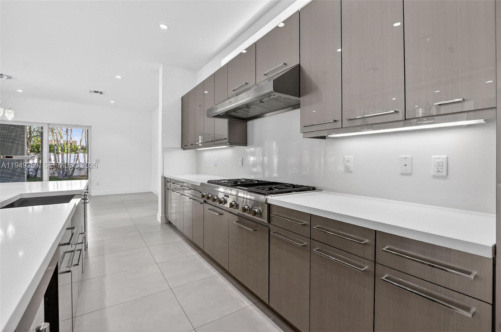 201 NE 6th St, Boca Raton FL 33432