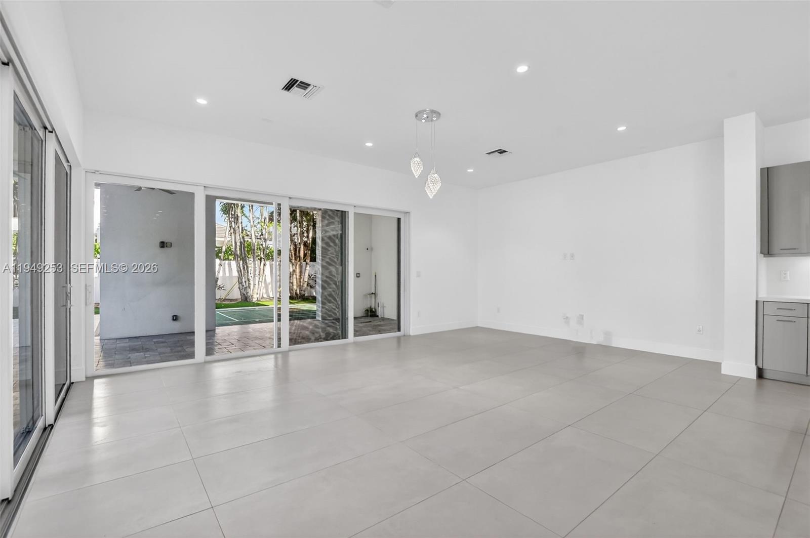 201 NE 6th St, Boca Raton FL 33432