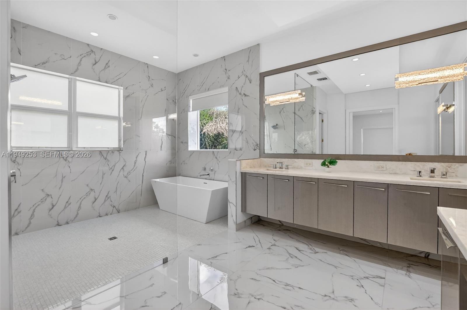 201 NE 6th St, Boca Raton FL 33432