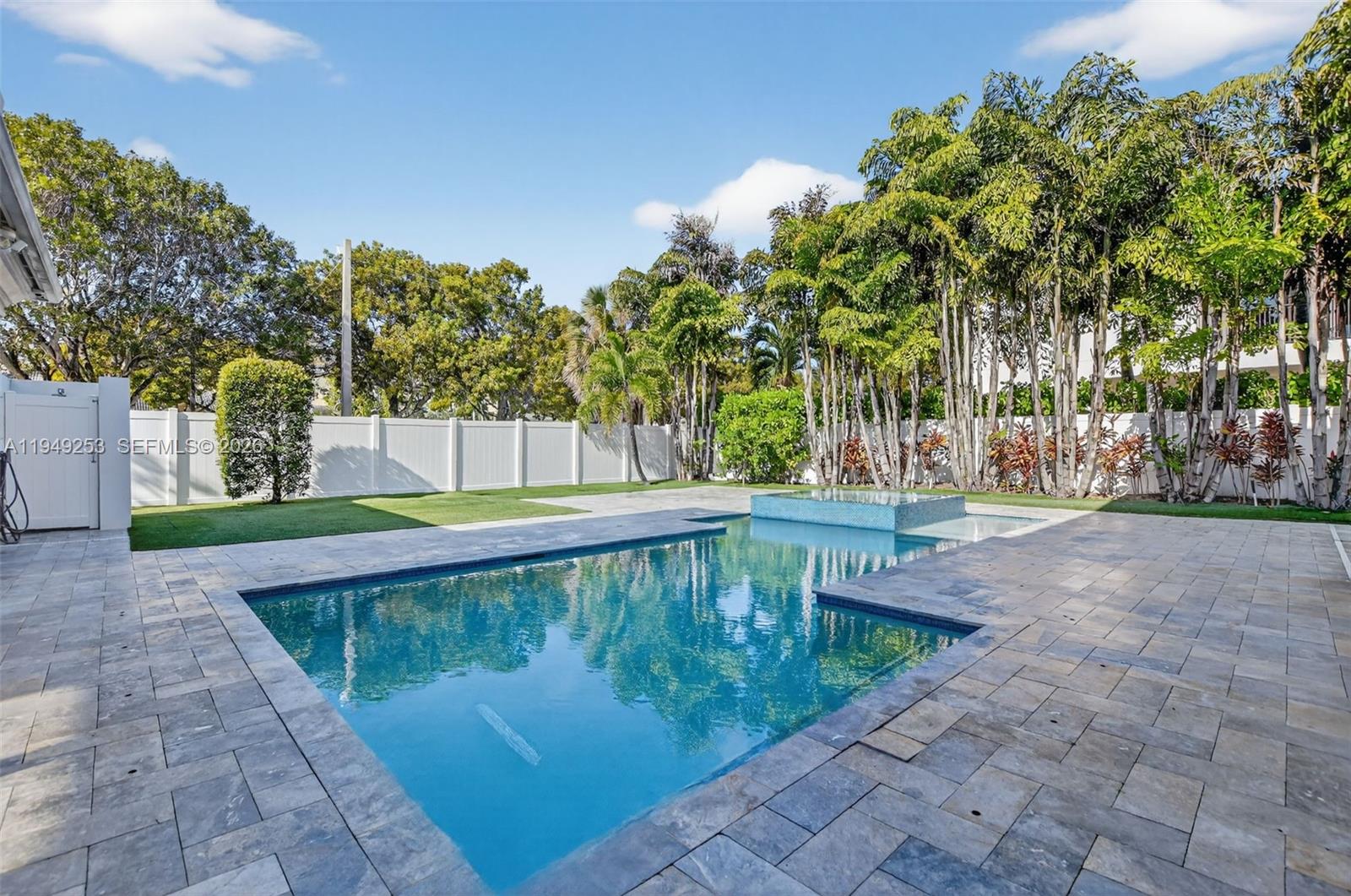 201 NE 6th St, Boca Raton FL 33432