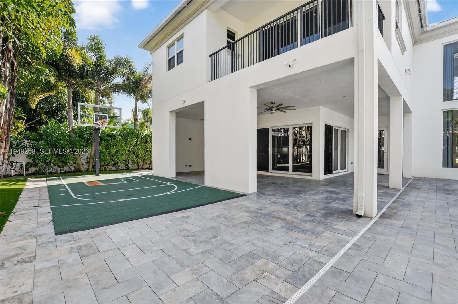 201 NE 6th St, Boca Raton FL 33432