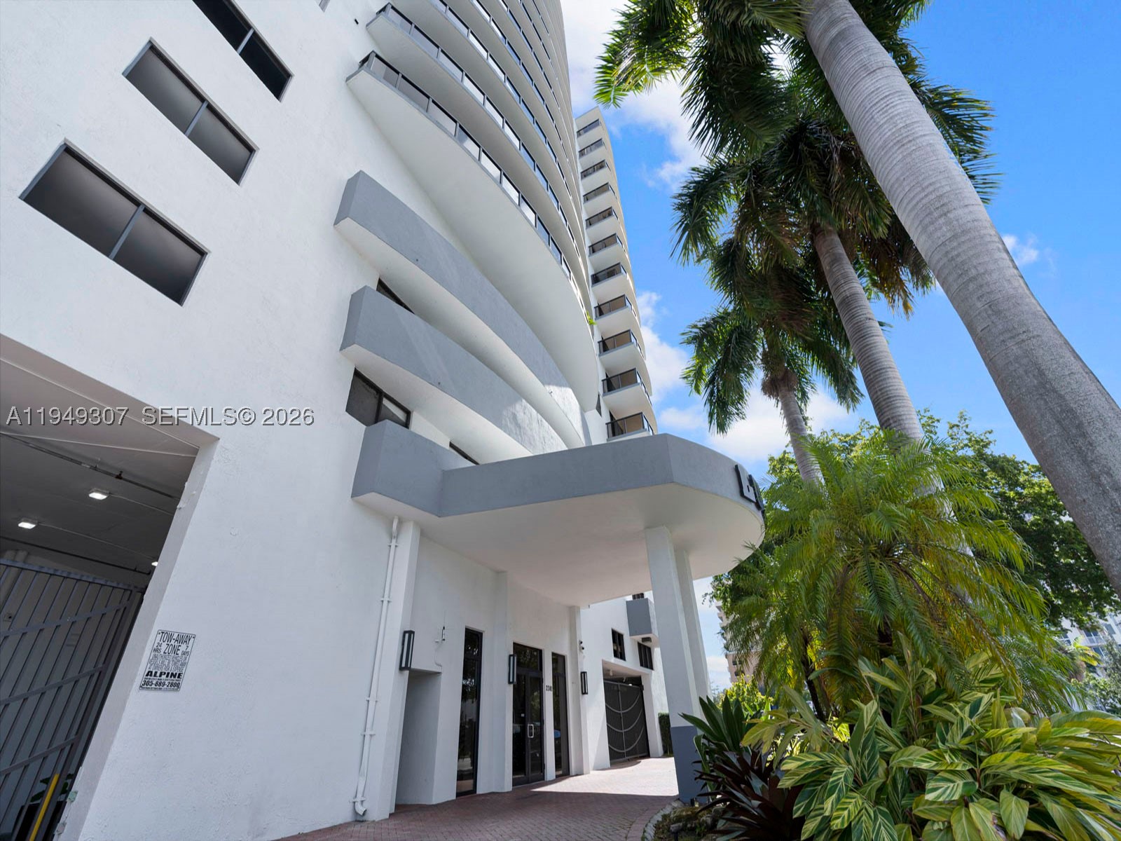 2301 SW 27th Ave #1403, Miami FL 33145