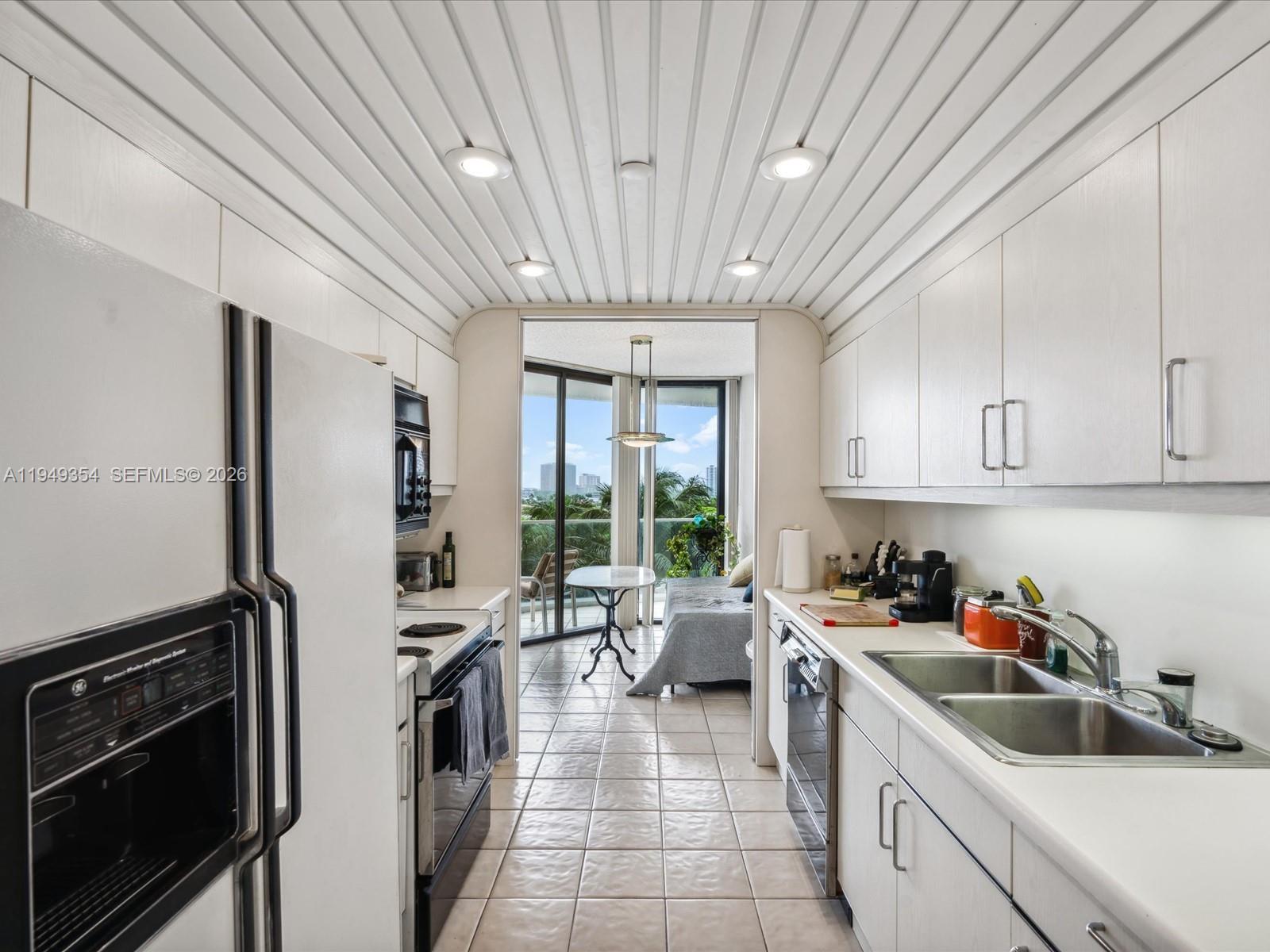 2800 Island Blvd #702, Aventura FL 33160