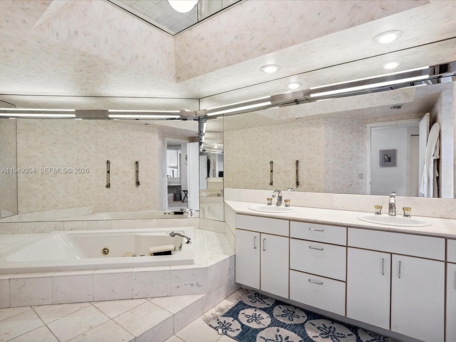 2800 Island Blvd #702, Aventura FL 33160