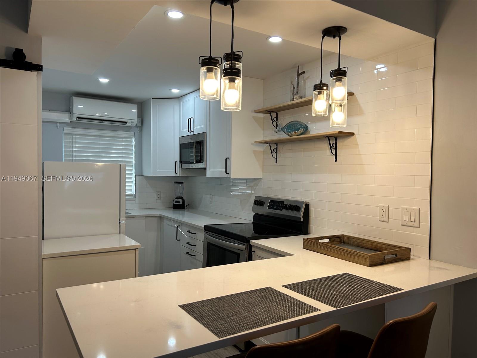 2508 Bay Dr #12, Pompano Beach FL 33062