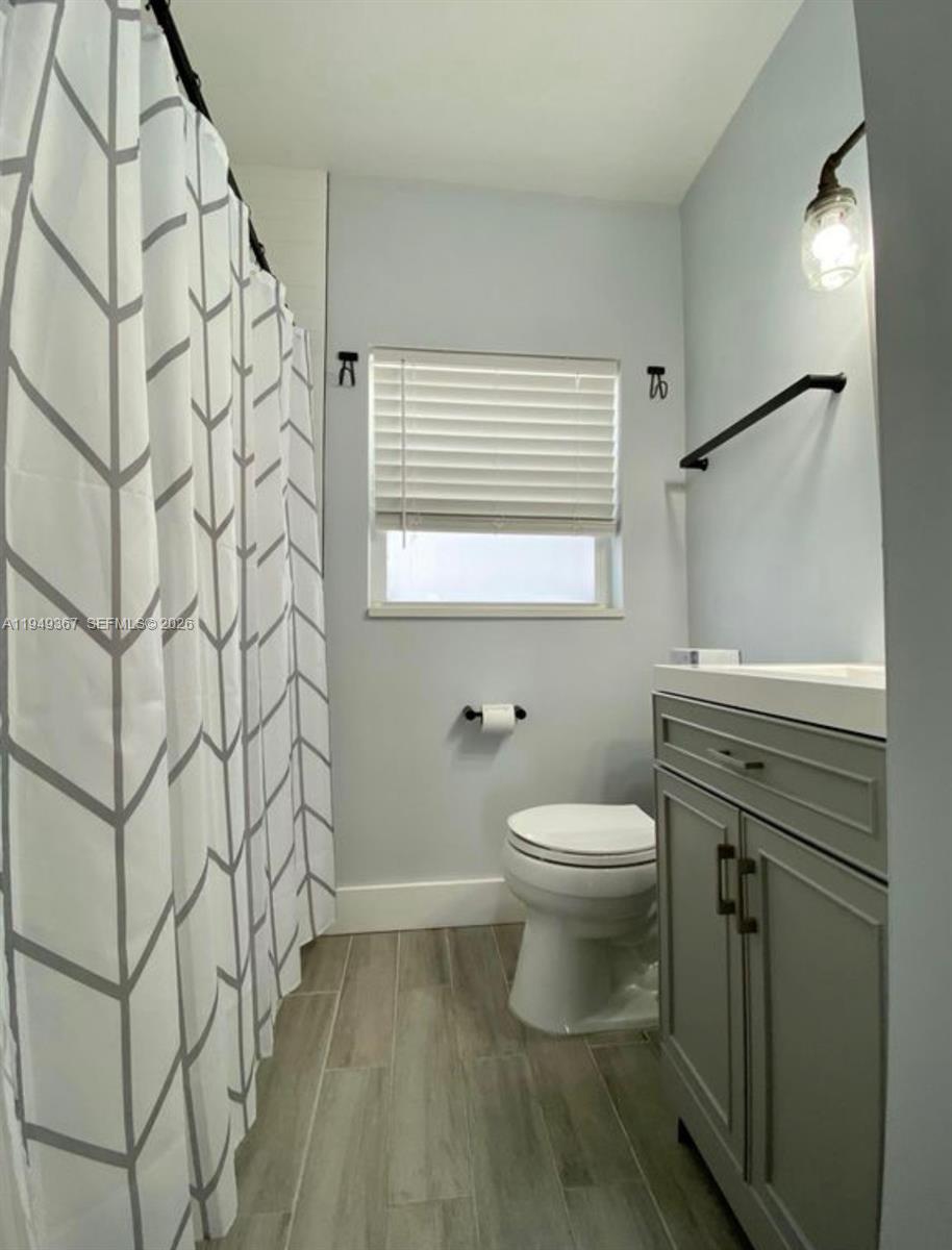 2508 Bay Dr #12, Pompano Beach FL 33062