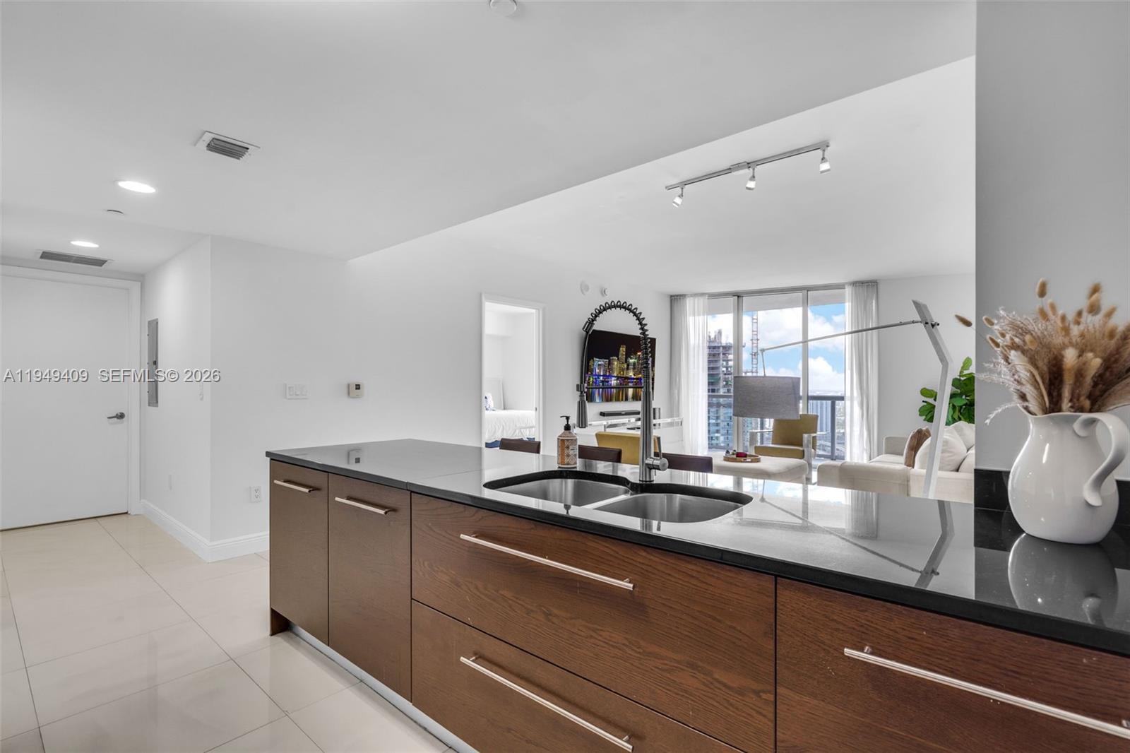 465 Brickell Ave #4006, Miami FL 33131