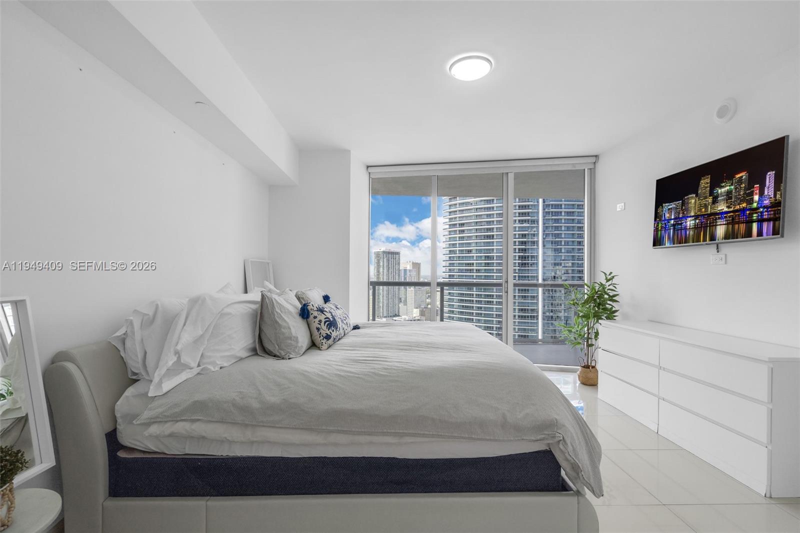 465 Brickell Ave #4006, Miami FL 33131