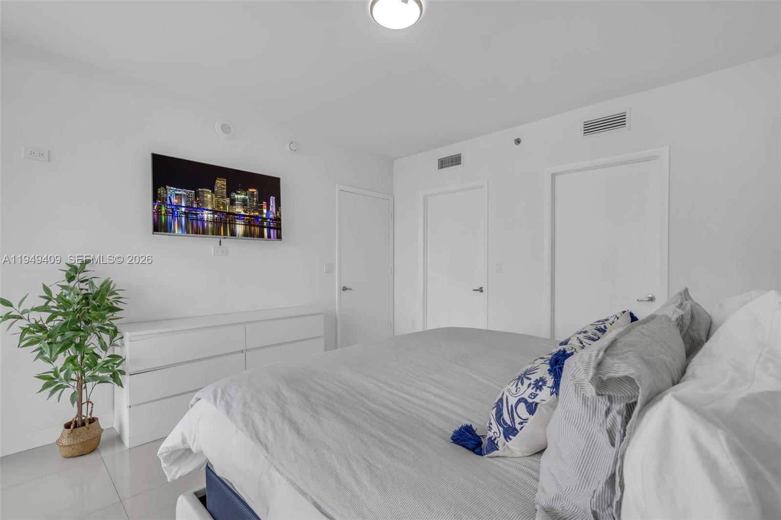 465 Brickell Ave #4006, Miami FL 33131