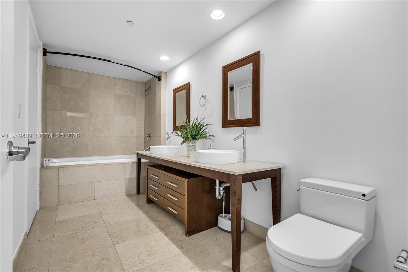 465 Brickell Ave #4006, Miami FL 33131