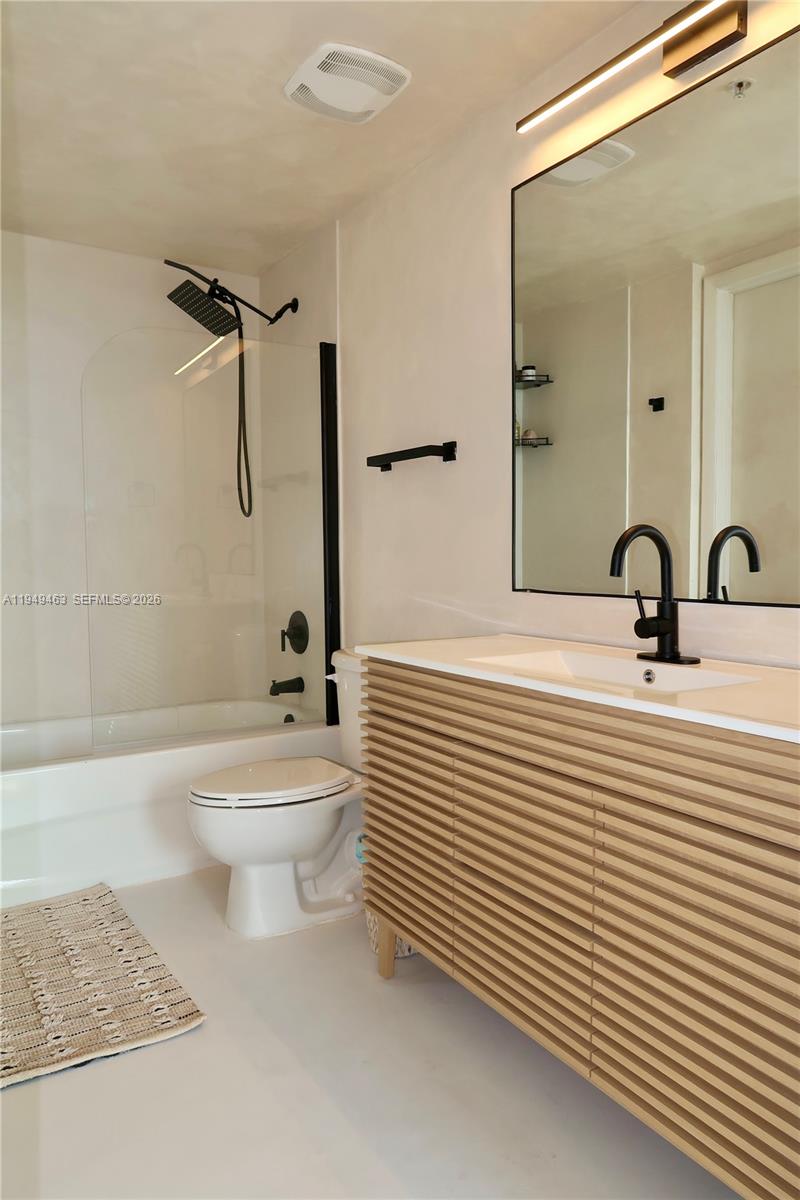 1861 NW S River Dr #2505, Miami FL 33125