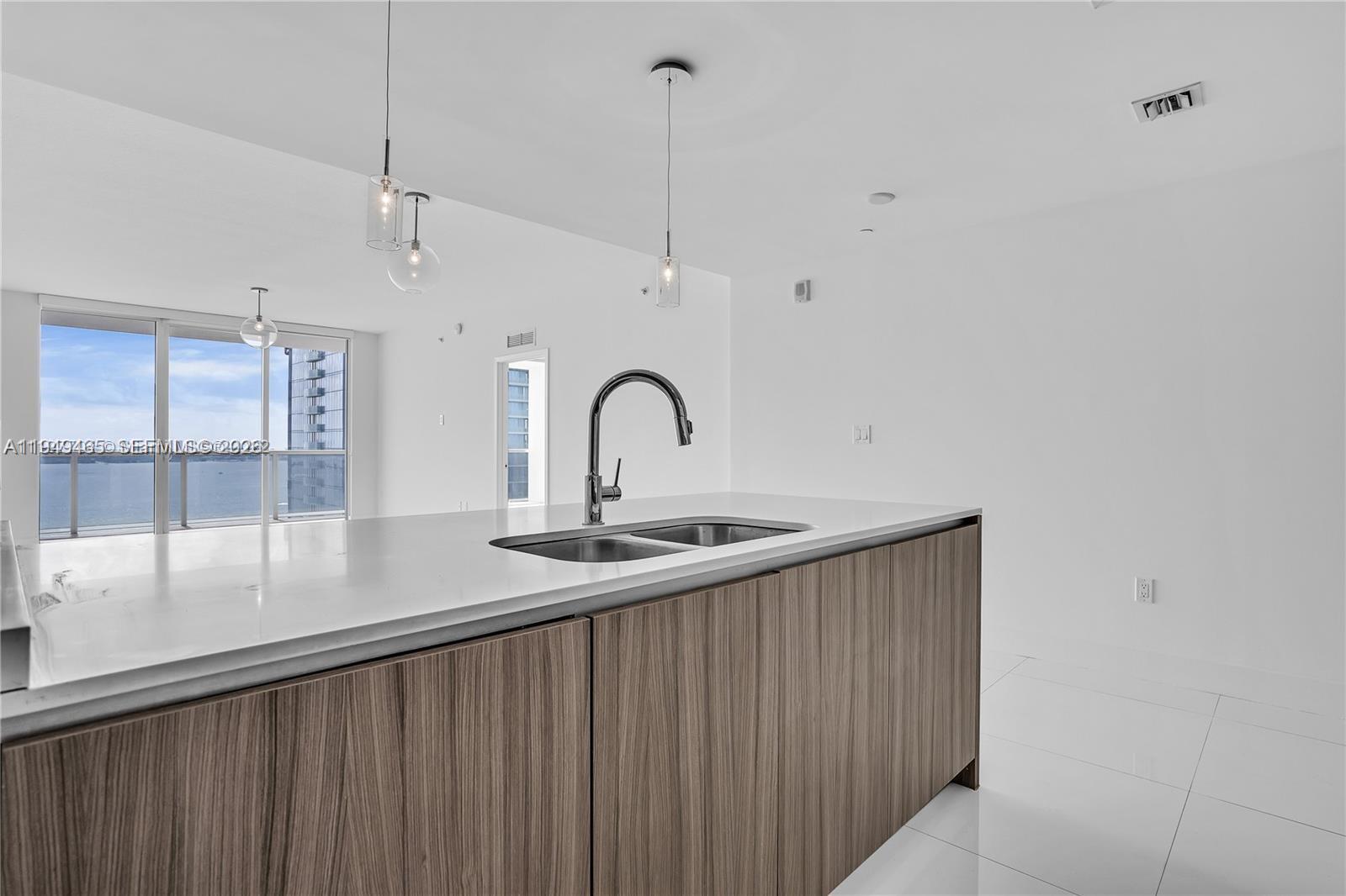 600 NE 27th St #2904, Miami FL 33137