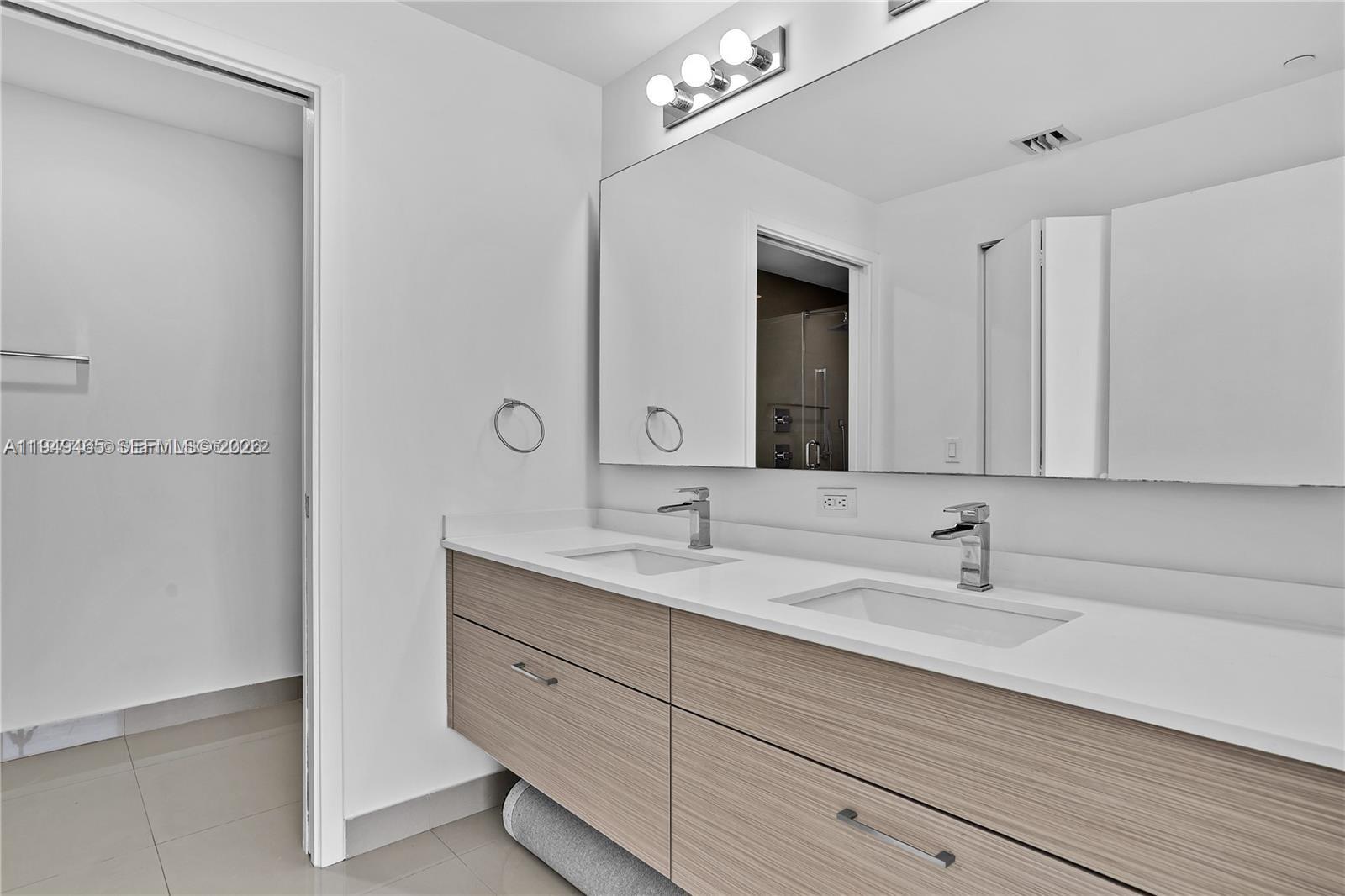 600 NE 27th St #2904, Miami FL 33137