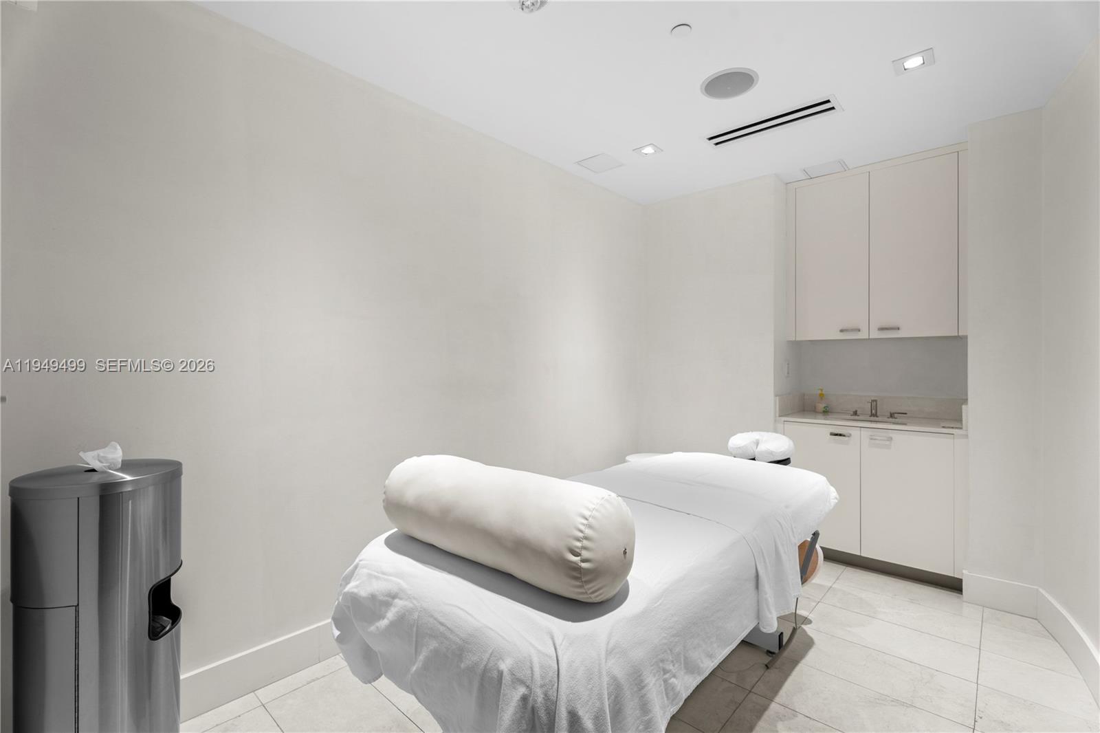 1643 Brickell Ave #2506, Miami FL 33129