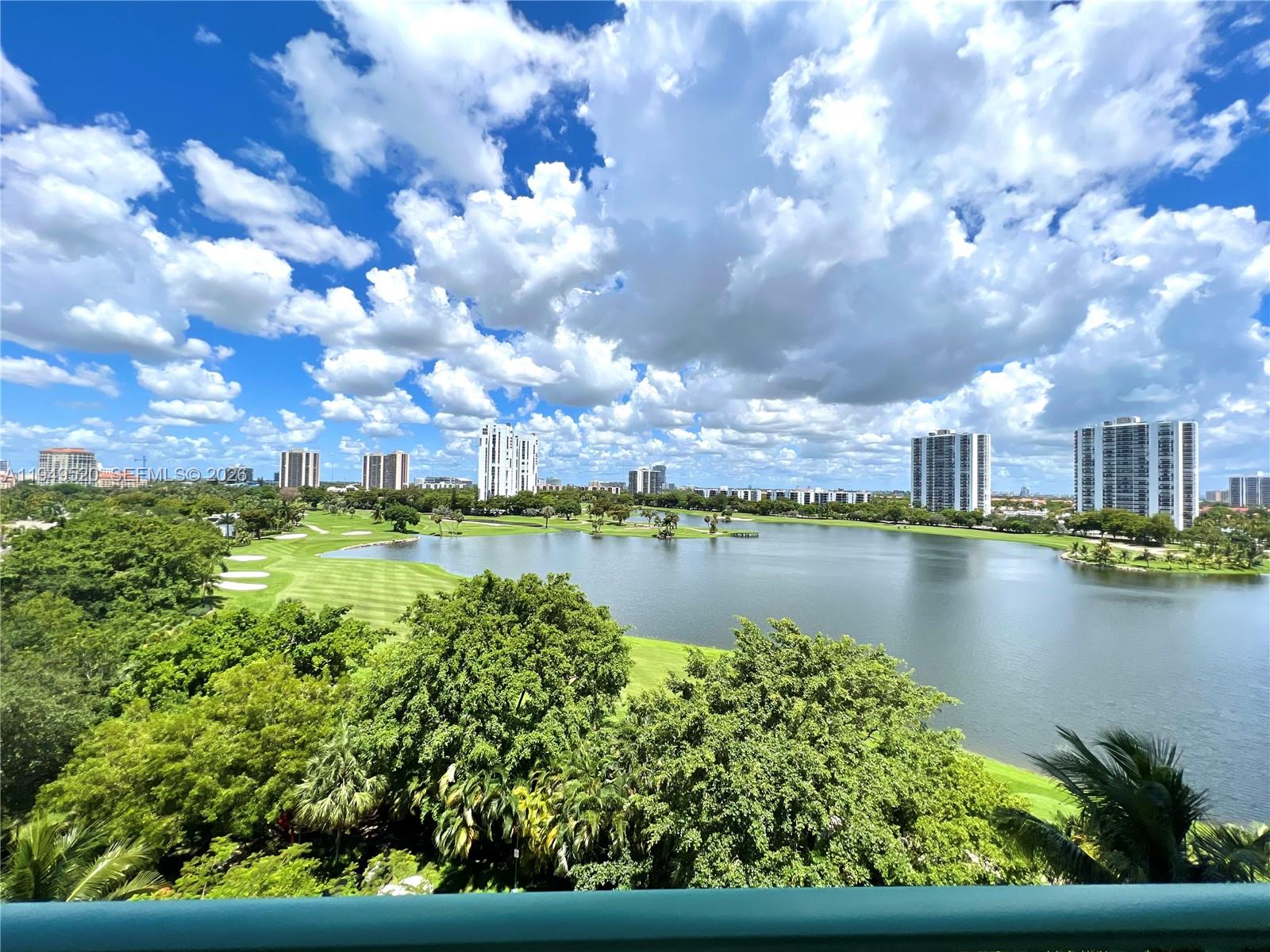 20000 E Country Club Dr #806, Aventura FL 33180