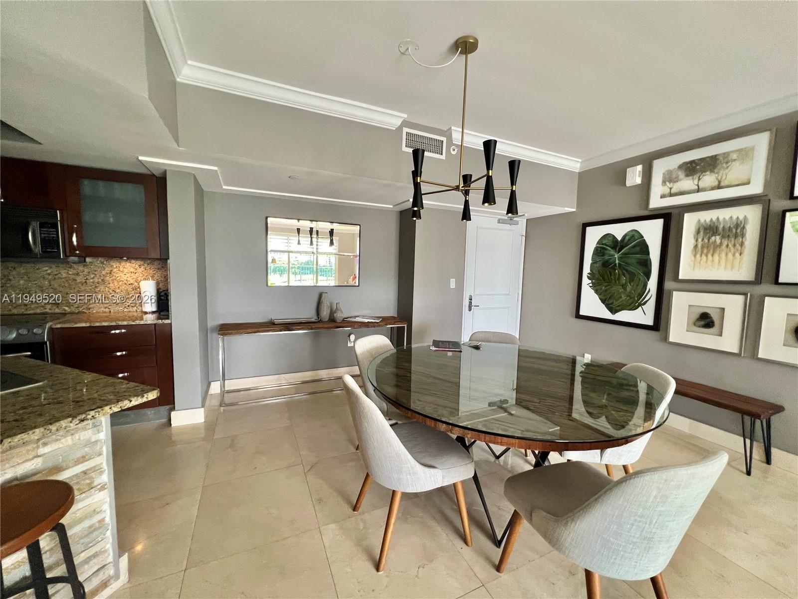 20000 E Country Club Dr #806, Aventura FL 33180