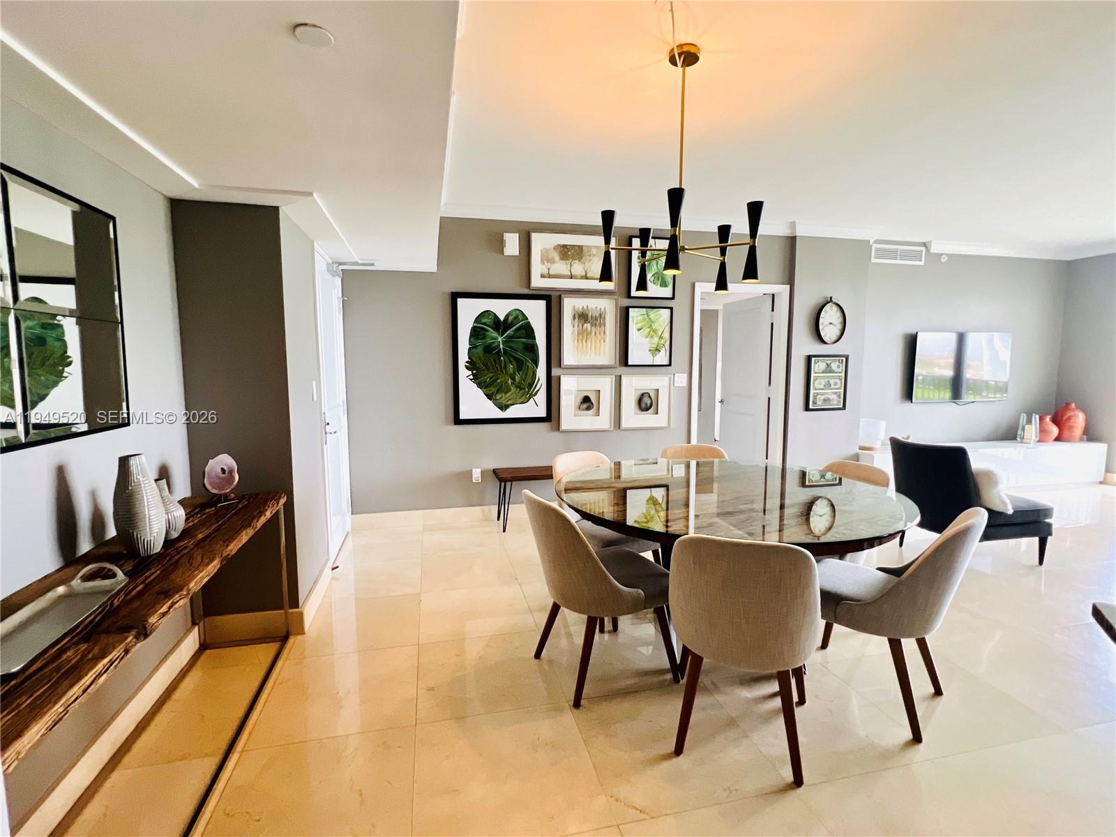20000 E Country Club Dr #806, Aventura FL 33180