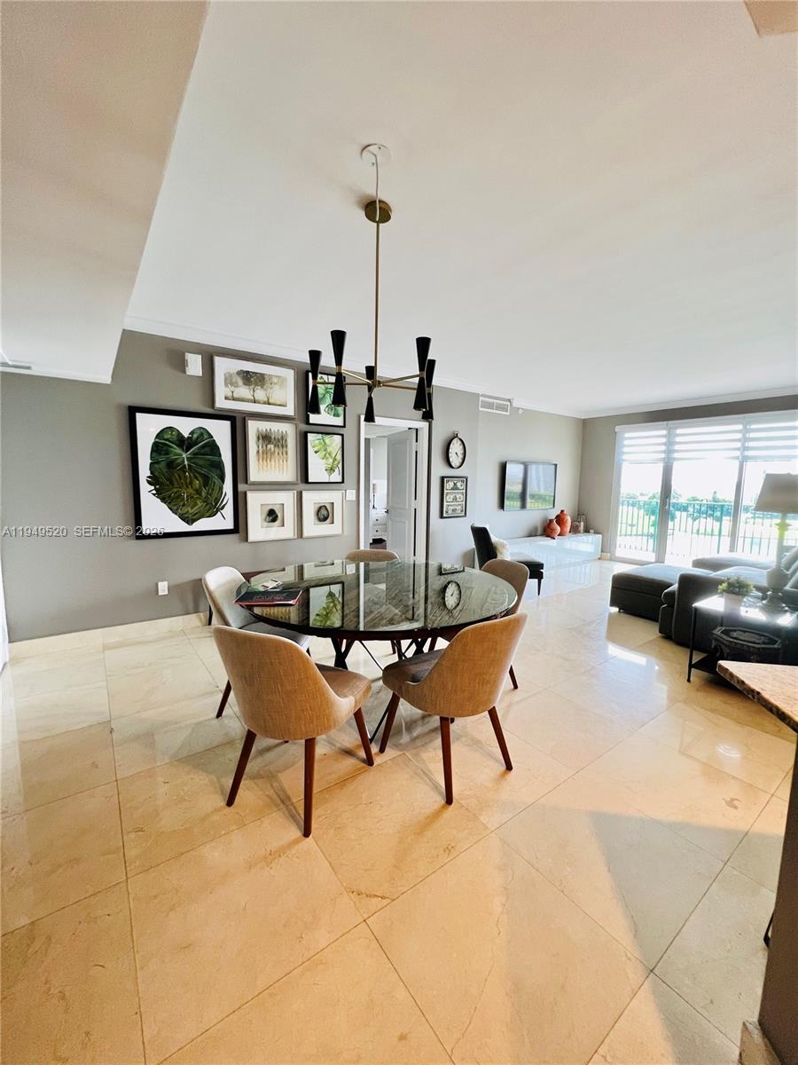 20000 E Country Club Dr #806, Aventura FL 33180