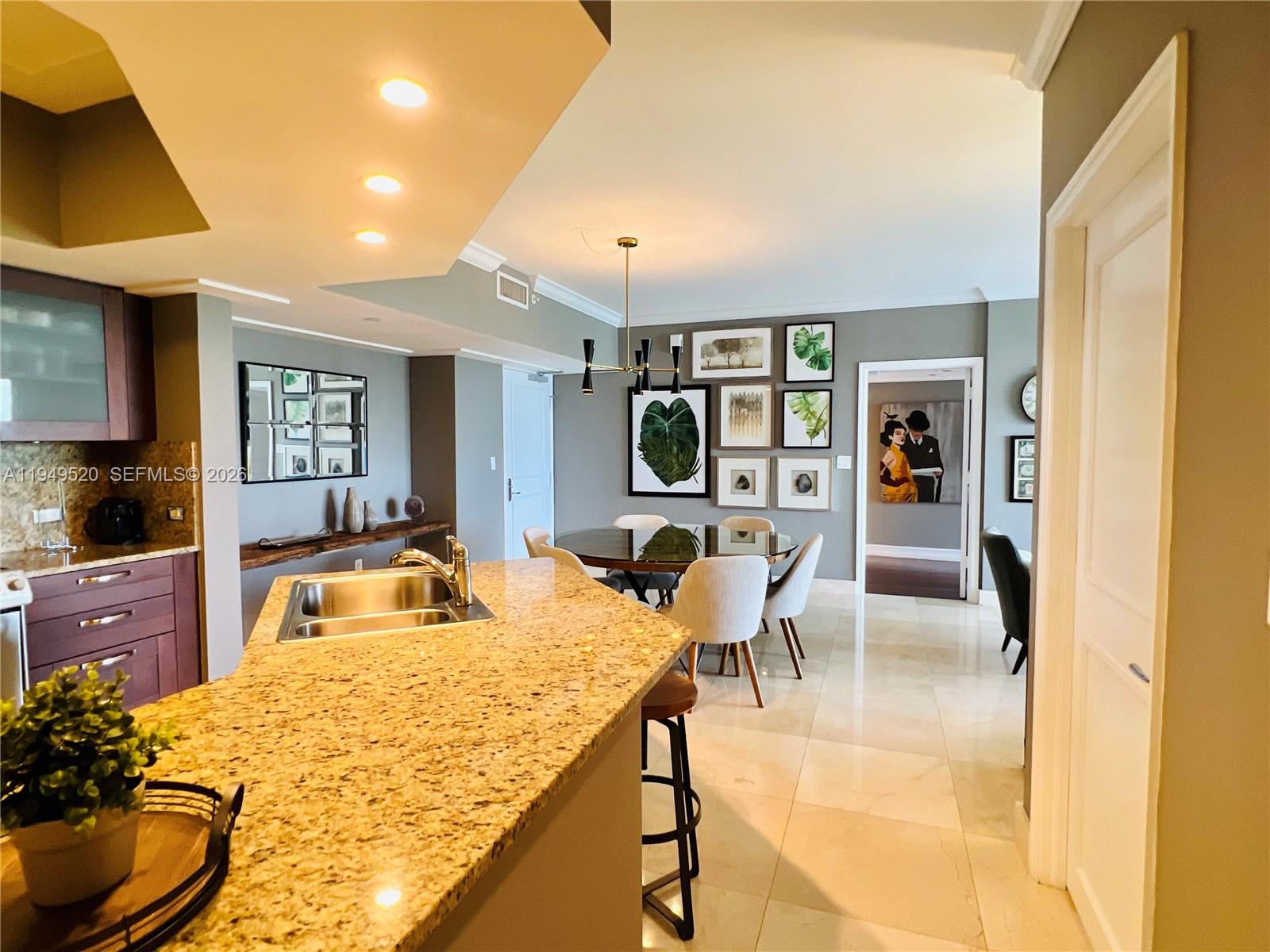 20000 E Country Club Dr #806, Aventura FL 33180