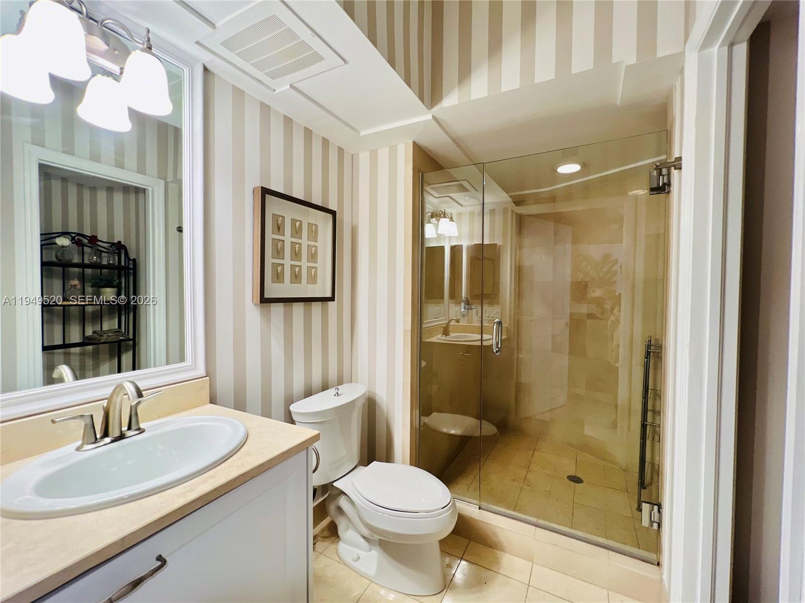 20000 E Country Club Dr #806, Aventura FL 33180