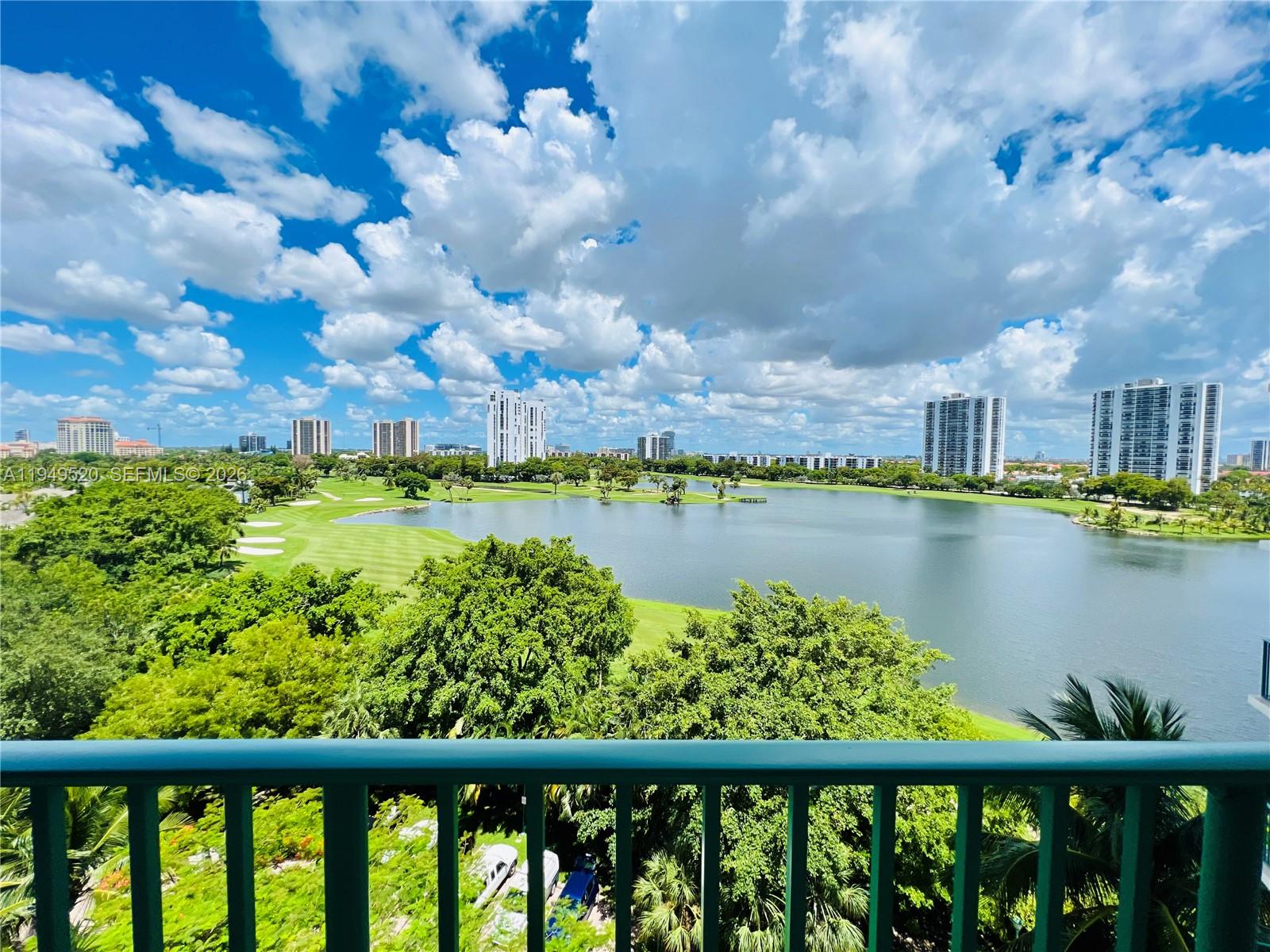 20000 E Country Club Dr #806, Aventura FL 33180