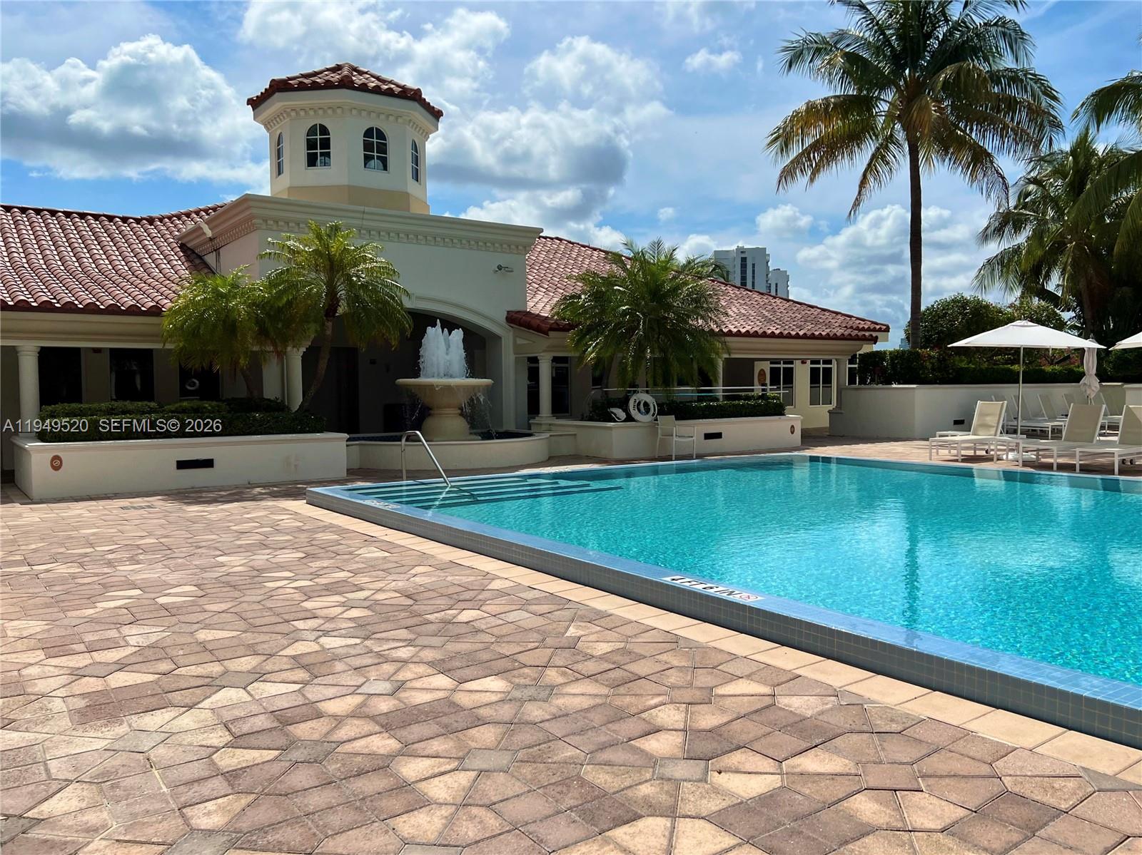 20000 E Country Club Dr #806, Aventura FL 33180