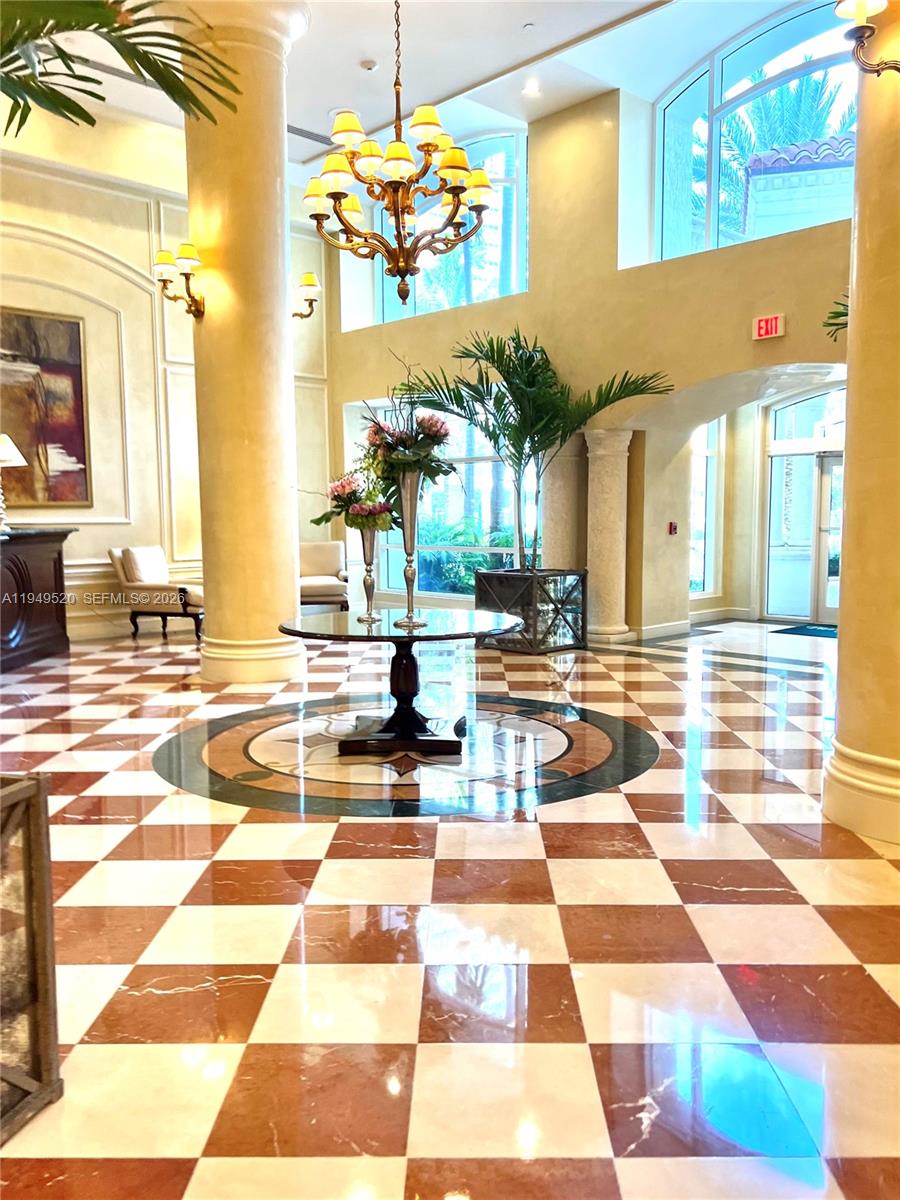 20000 E Country Club Dr #806, Aventura FL 33180