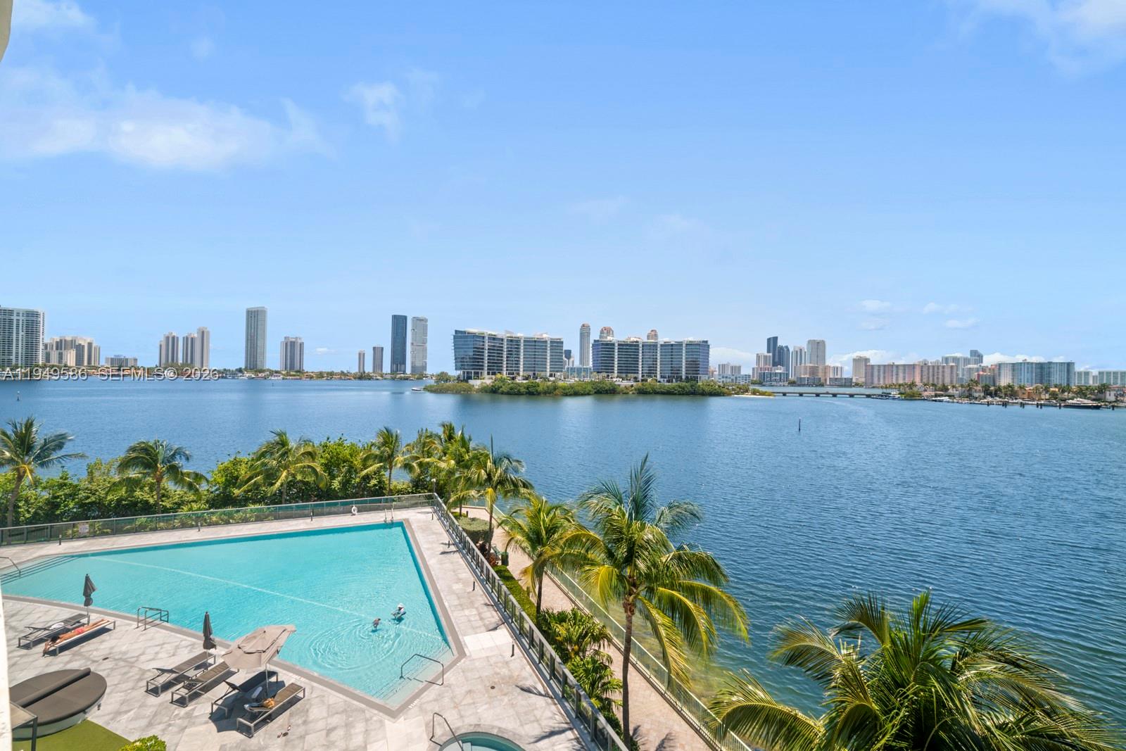 3300 NE 188th St #414, Aventura FL 33180