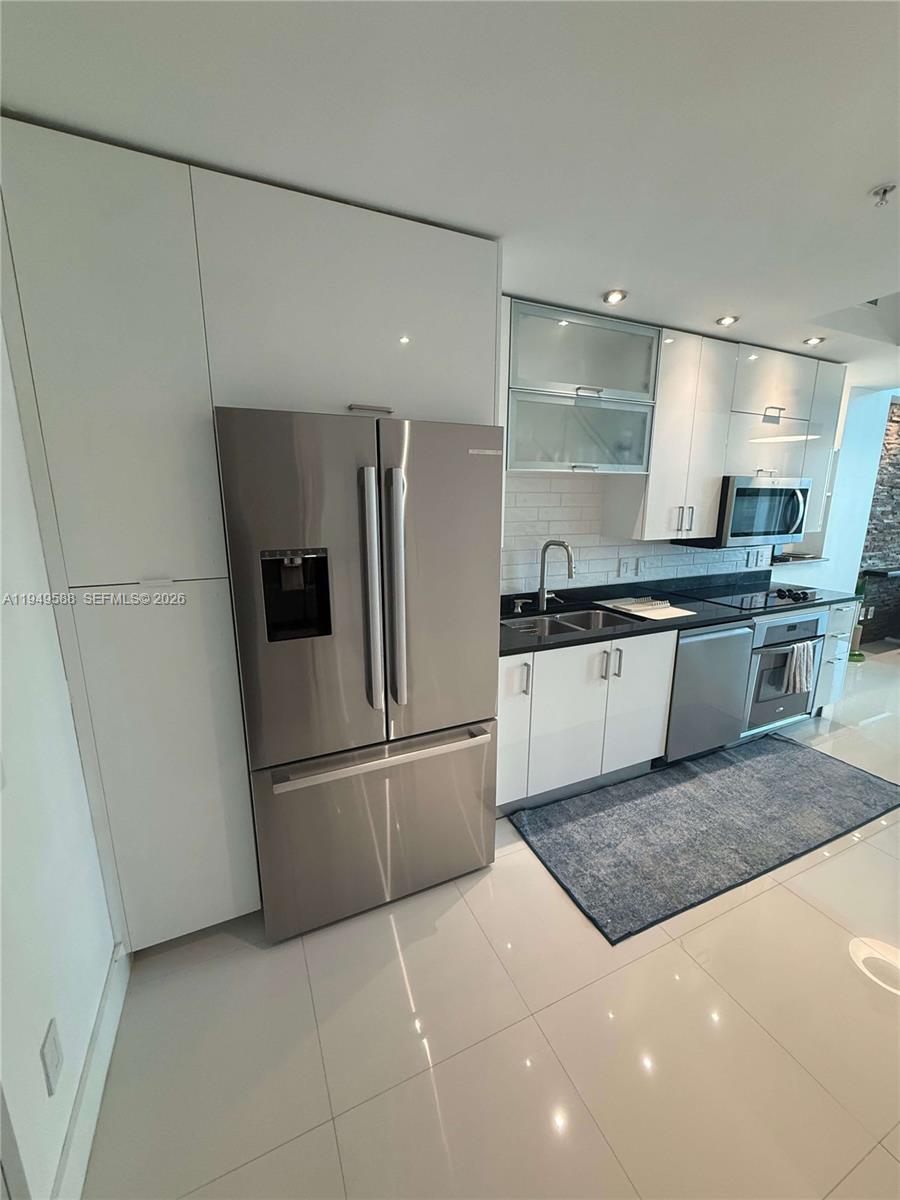 60 SW 13th St #3808, Miami FL 33130