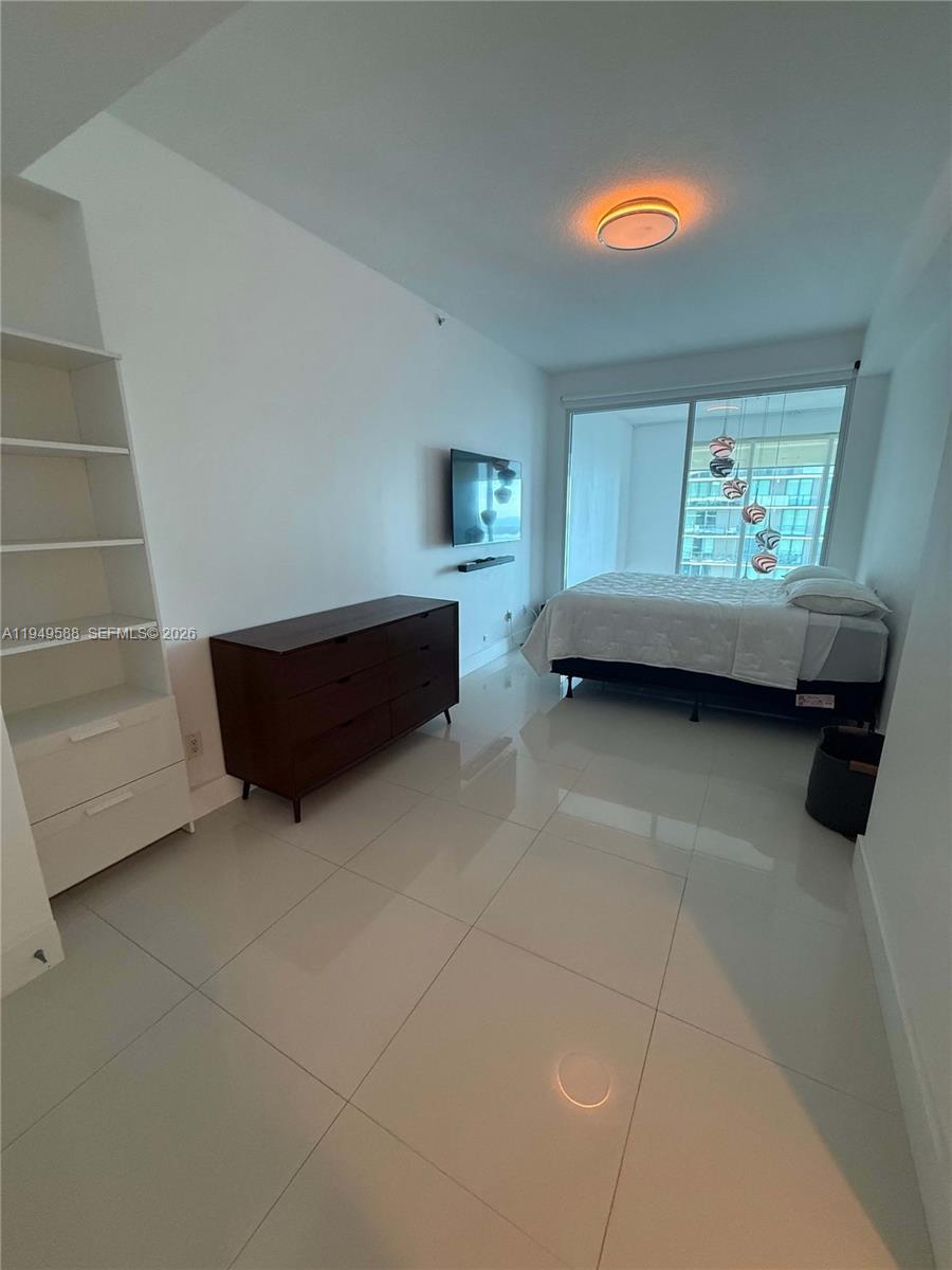 60 SW 13th St #3808, Miami FL 33130