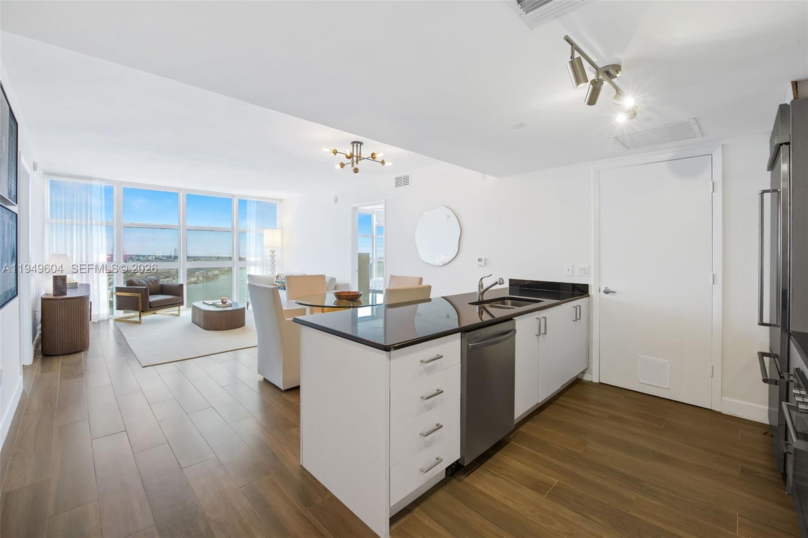 50 Biscayne Blvd #3904, Miami FL 33132