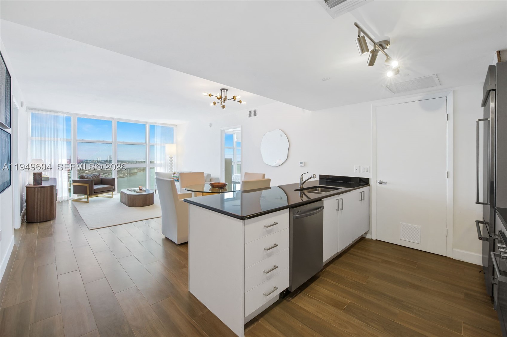 50 Biscayne Blvd #3904, Miami FL 33132