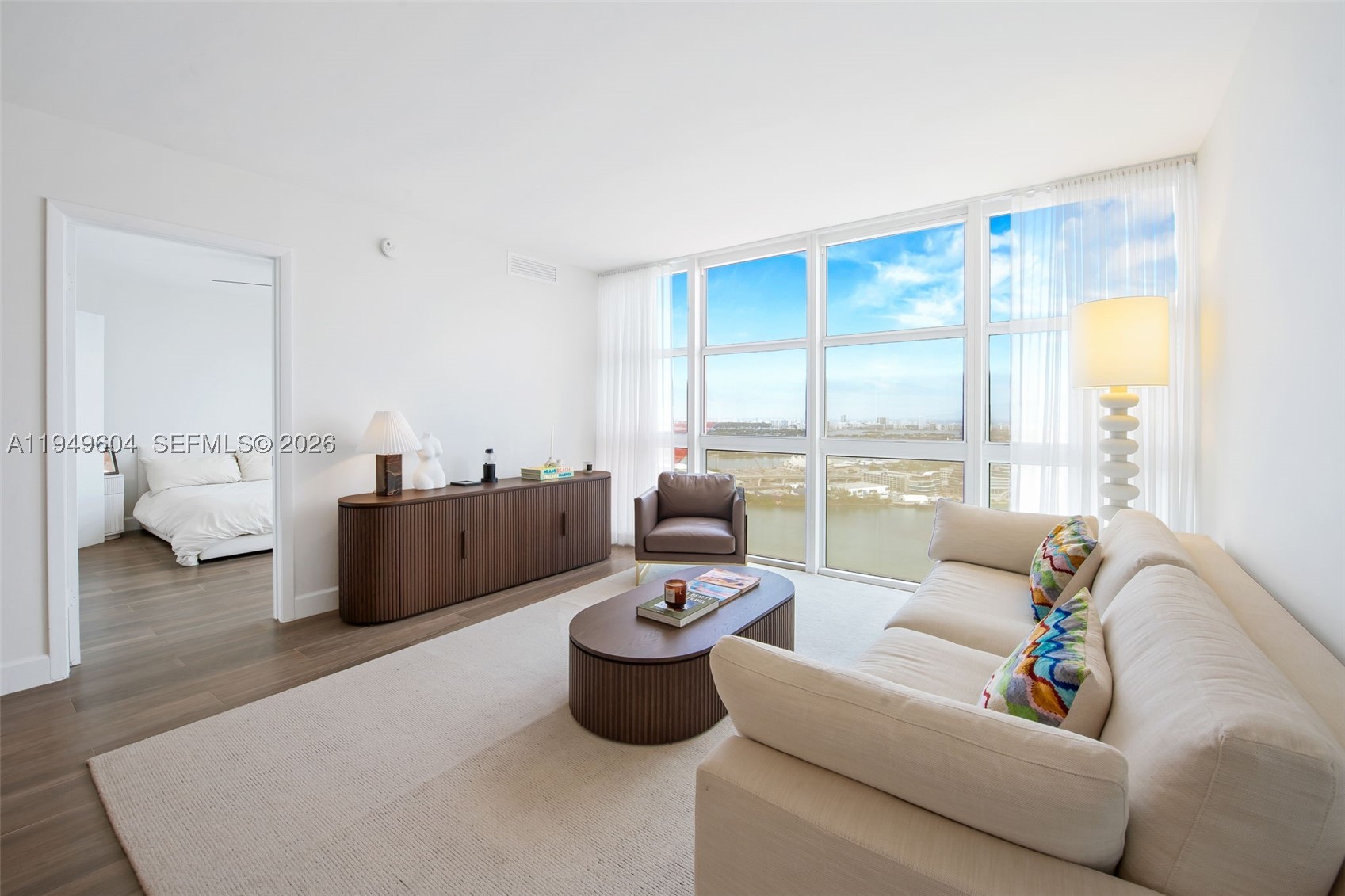 50 Biscayne Blvd #3904, Miami FL 33132