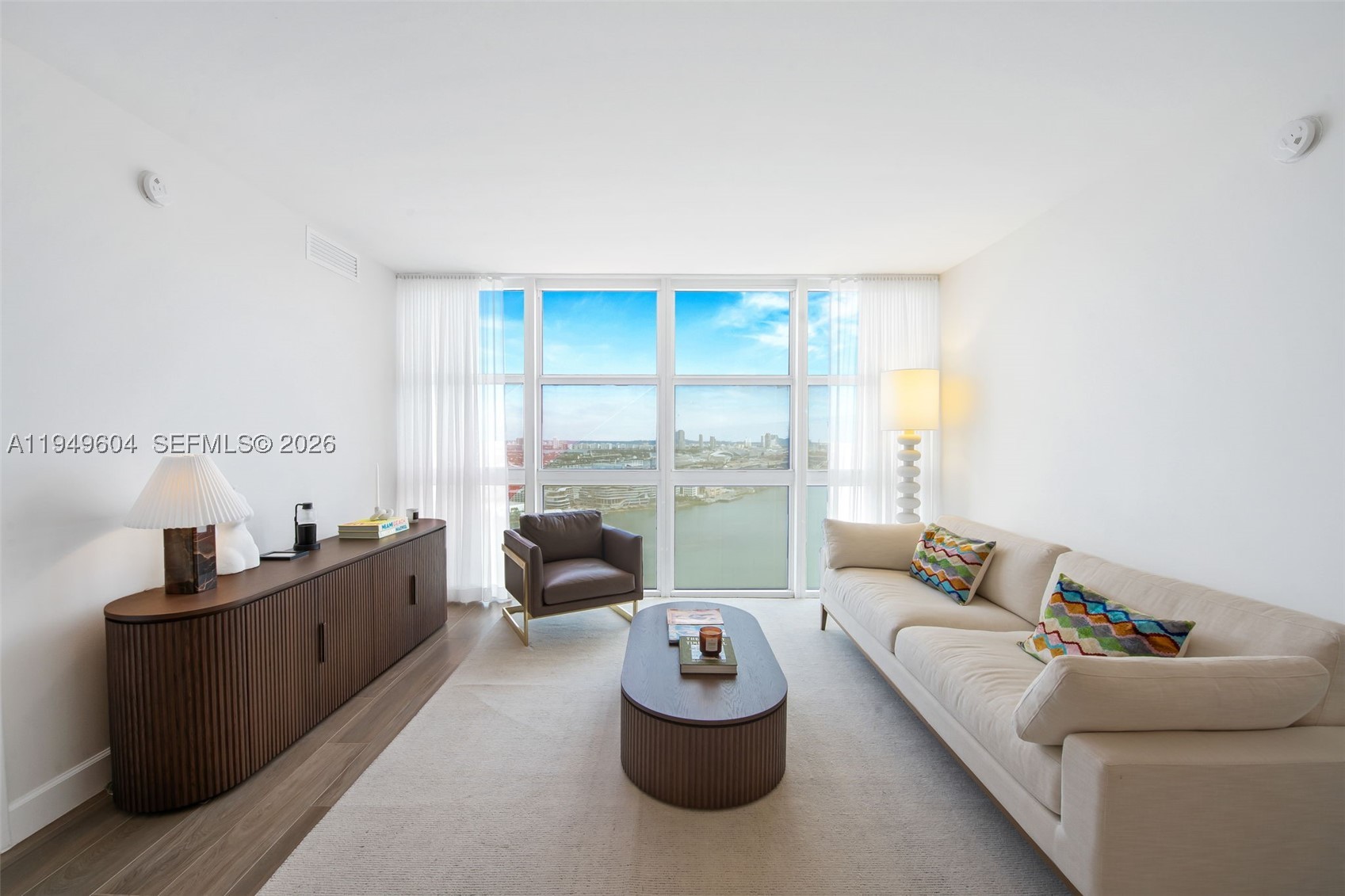 50 Biscayne Blvd #3904, Miami FL 33132