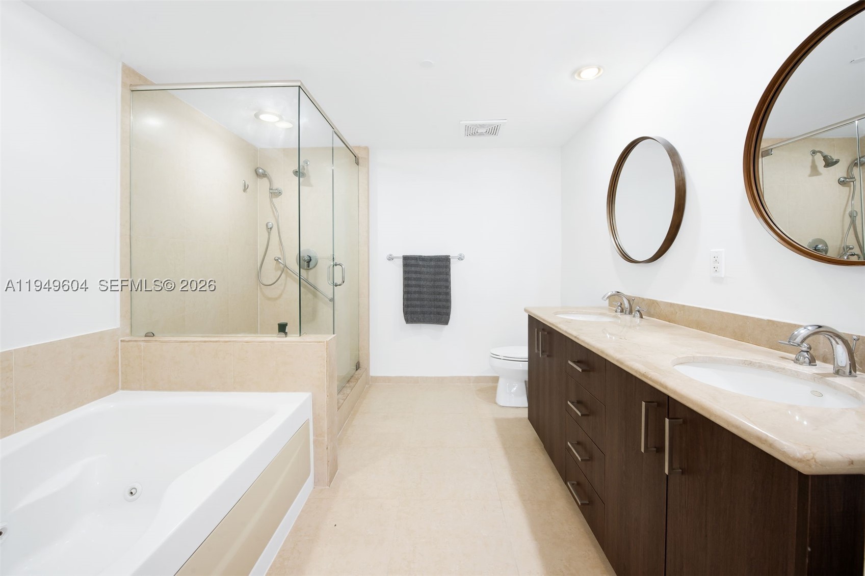 50 Biscayne Blvd #3904, Miami FL 33132