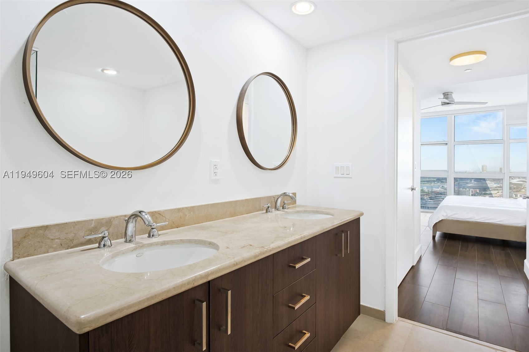 50 Biscayne Blvd #3904, Miami FL 33132