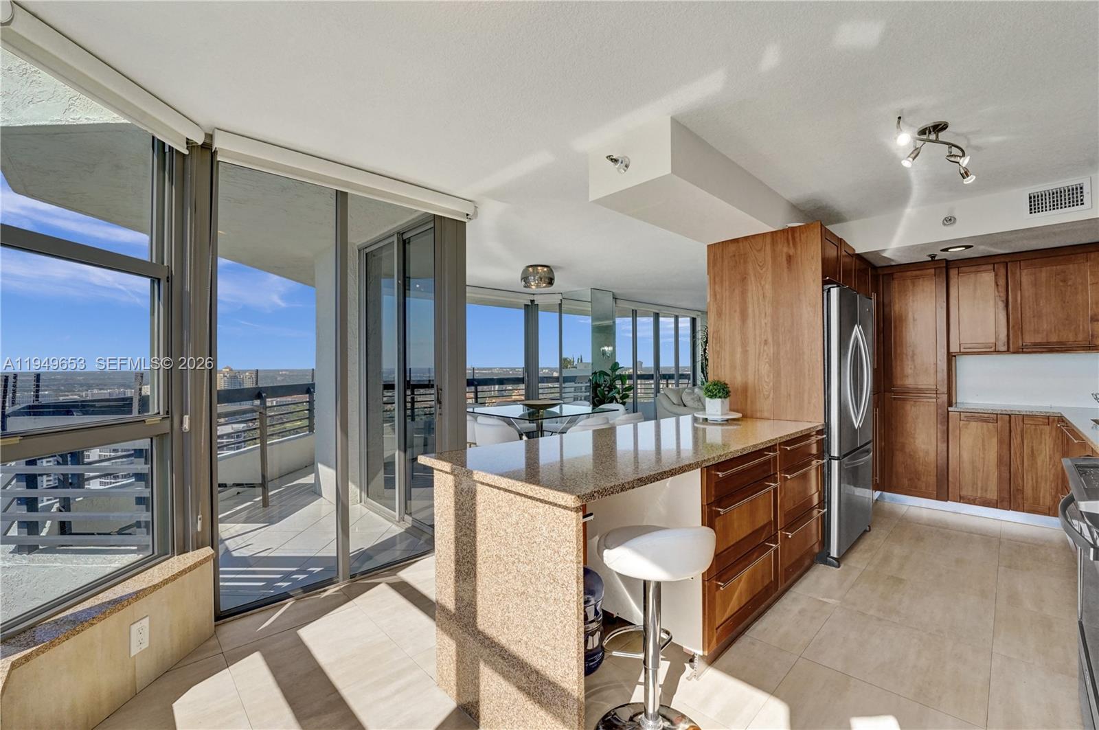 3500 Mystic Pointe Dr #3601, Aventura FL 33180