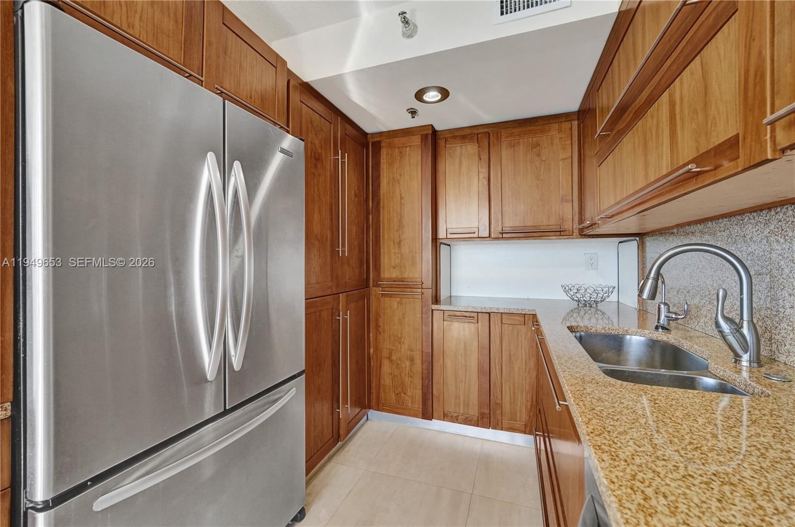 3500 Mystic Pointe Dr #3601, Aventura FL 33180